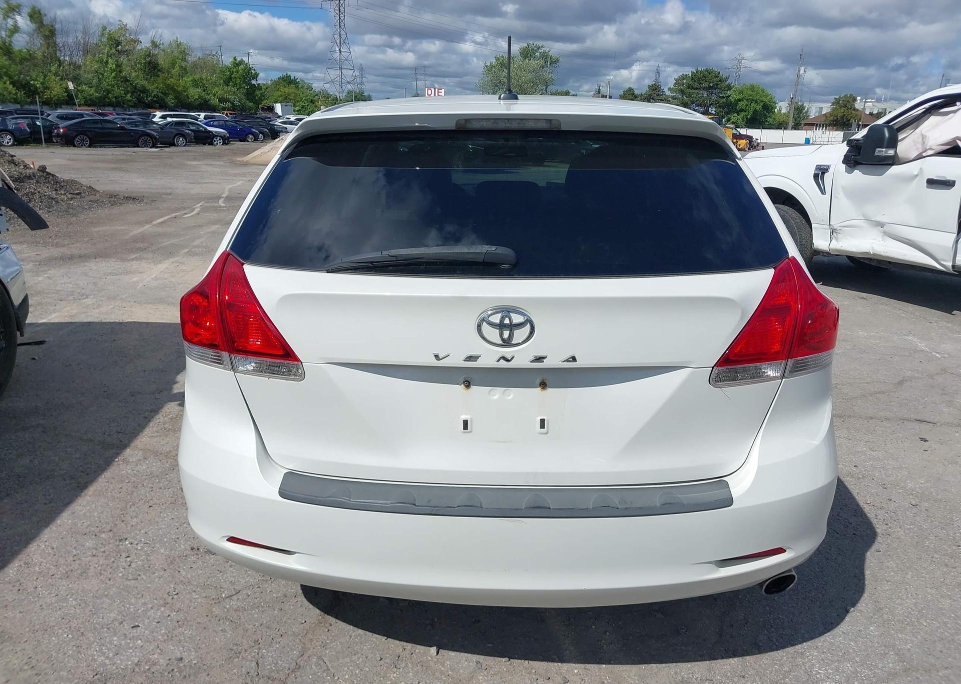 2010 TOYOTA VENZA