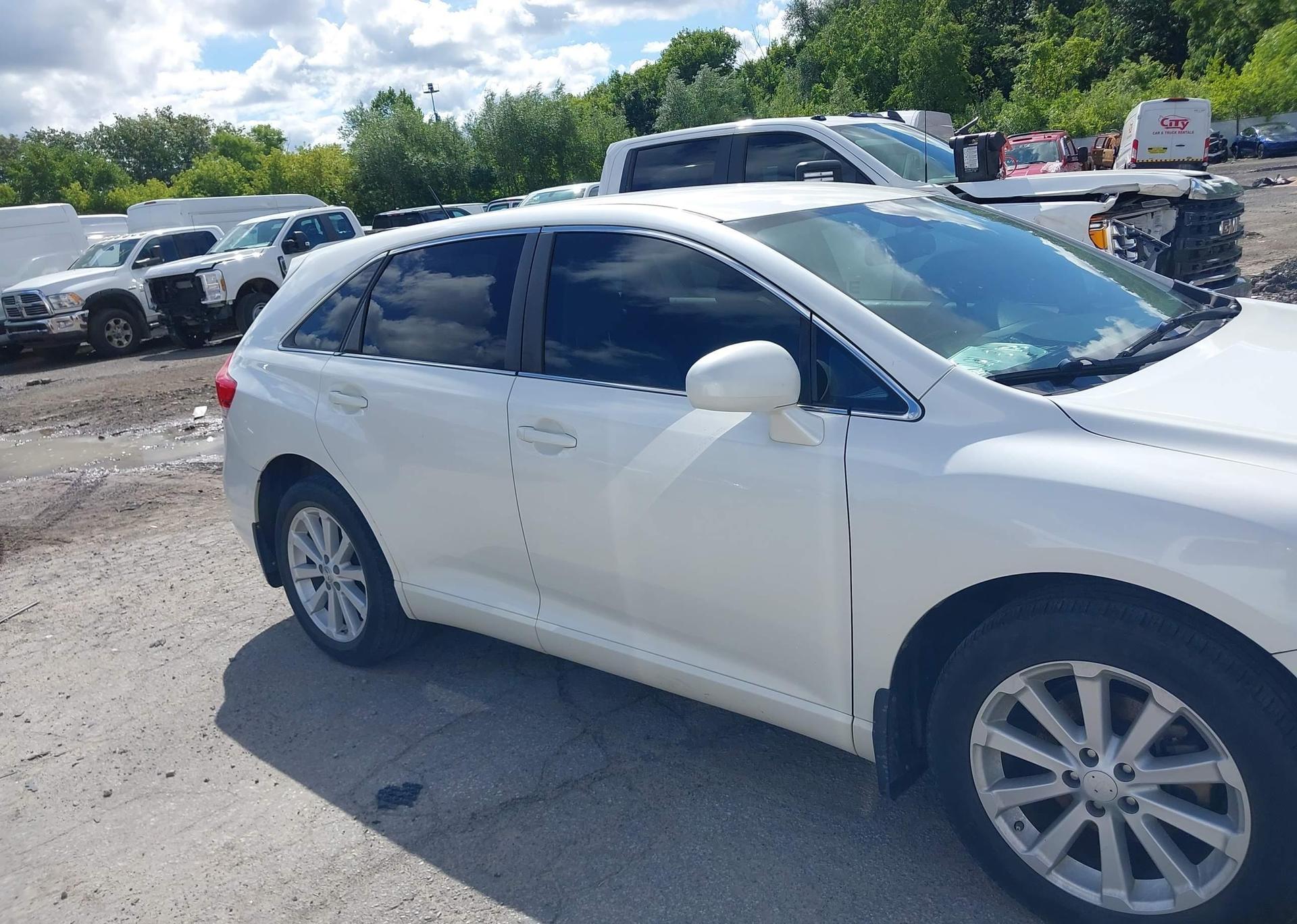 2010 TOYOTA VENZA