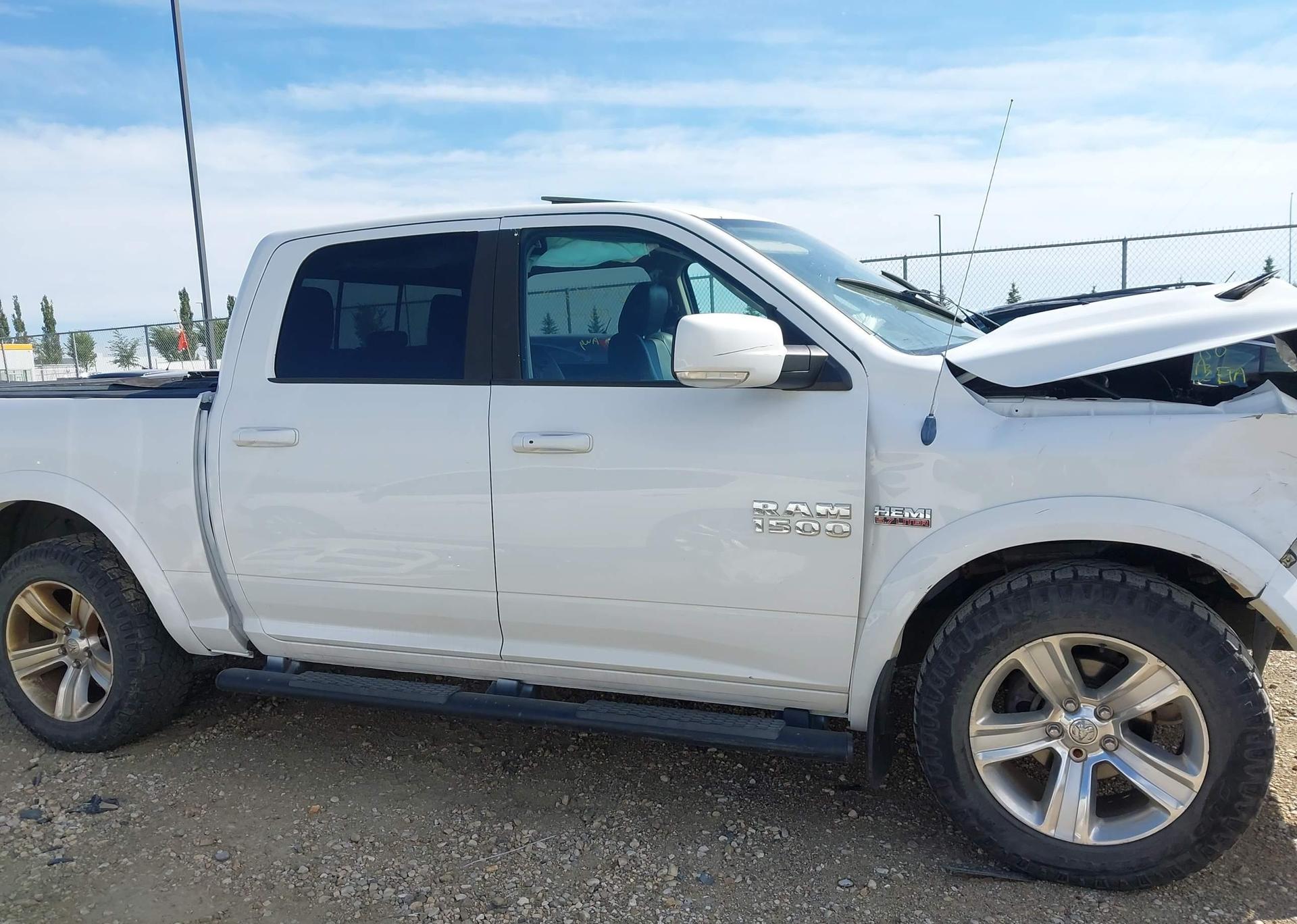 2013 RAM 1500 SPORT