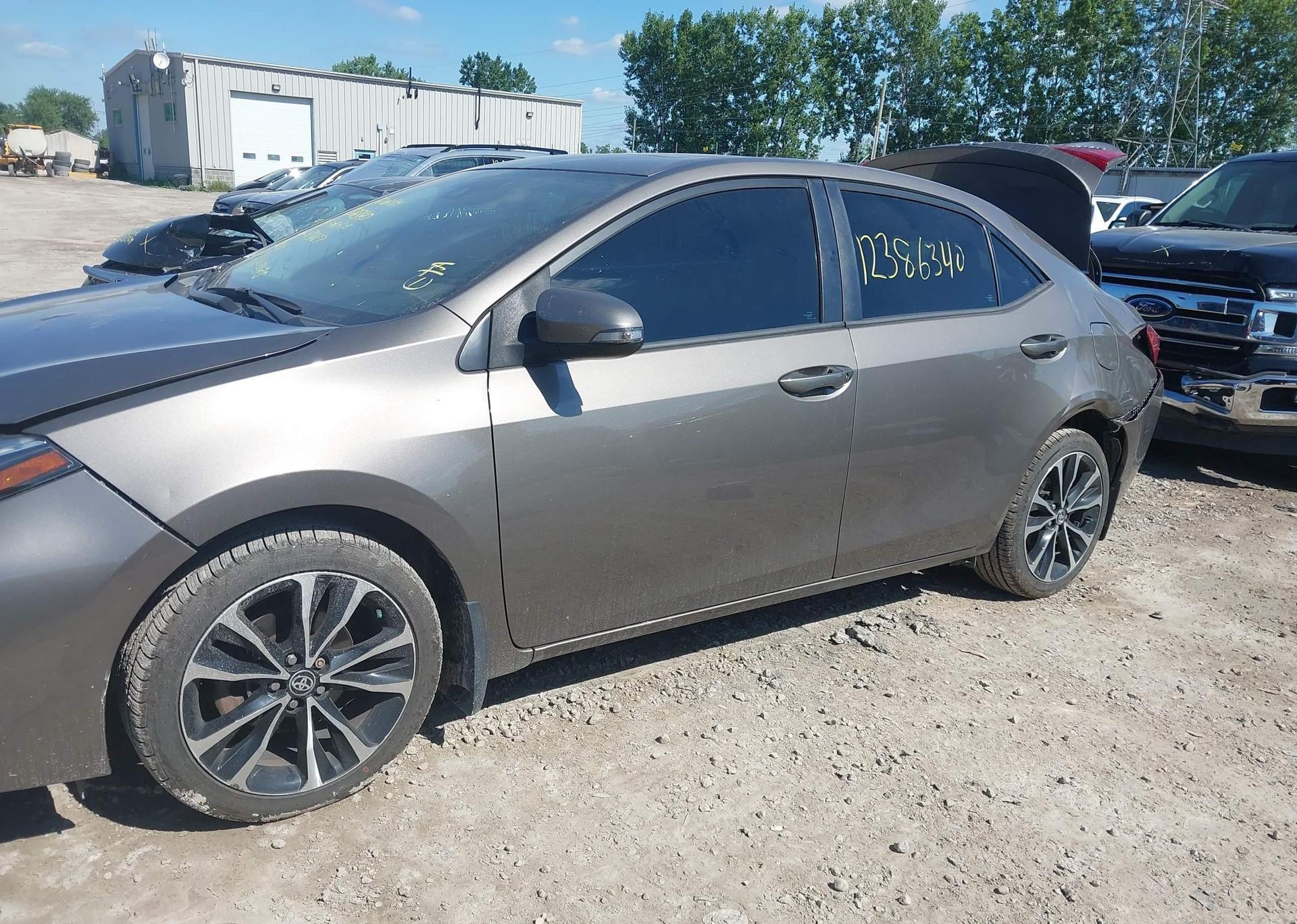 2018 TOYOTA COROLLA SE