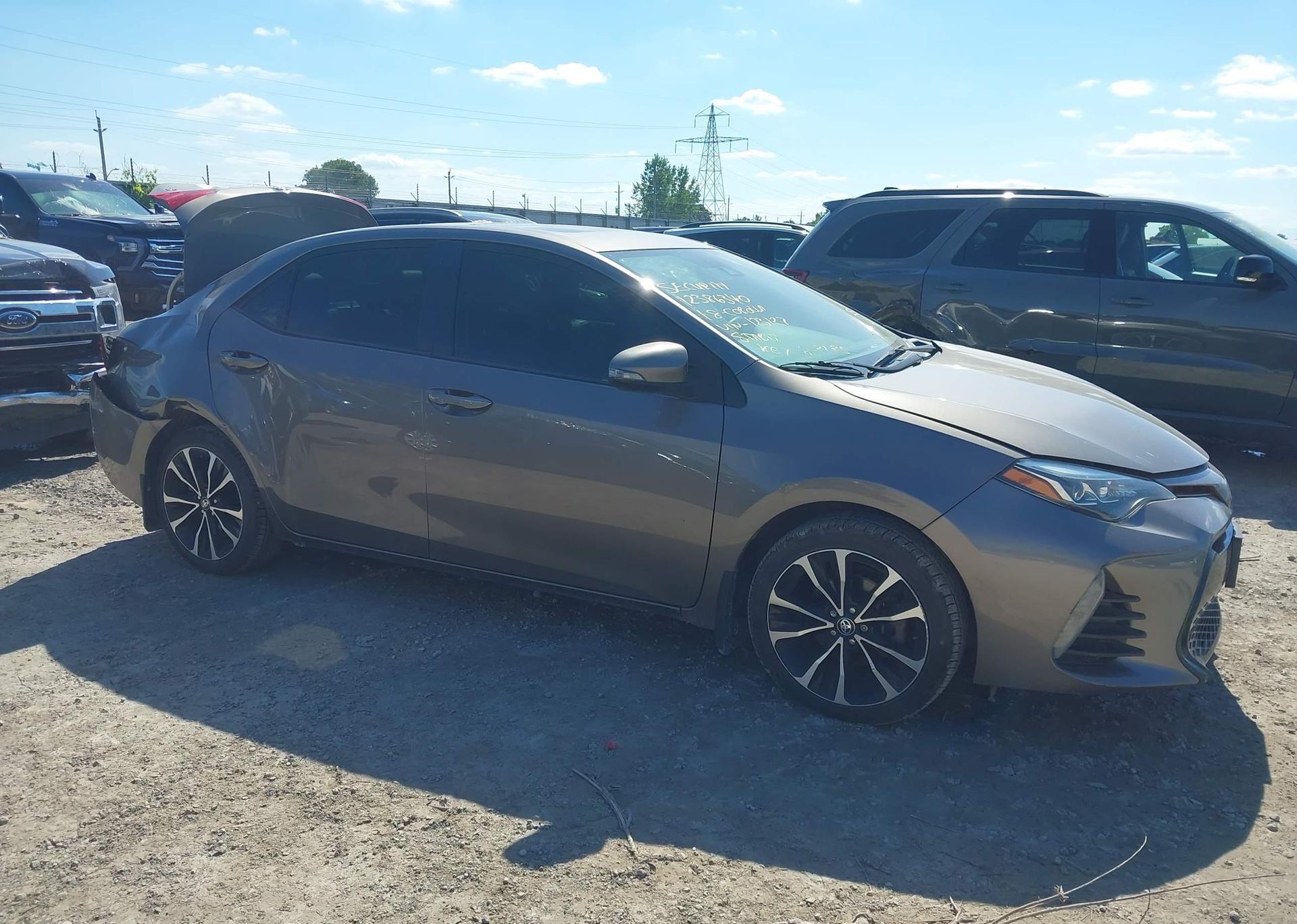 2018 TOYOTA COROLLA SE