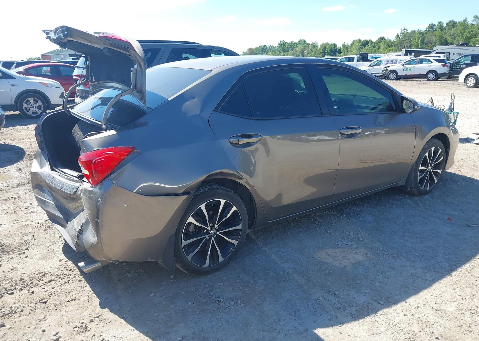2018 TOYOTA COROLLA SE