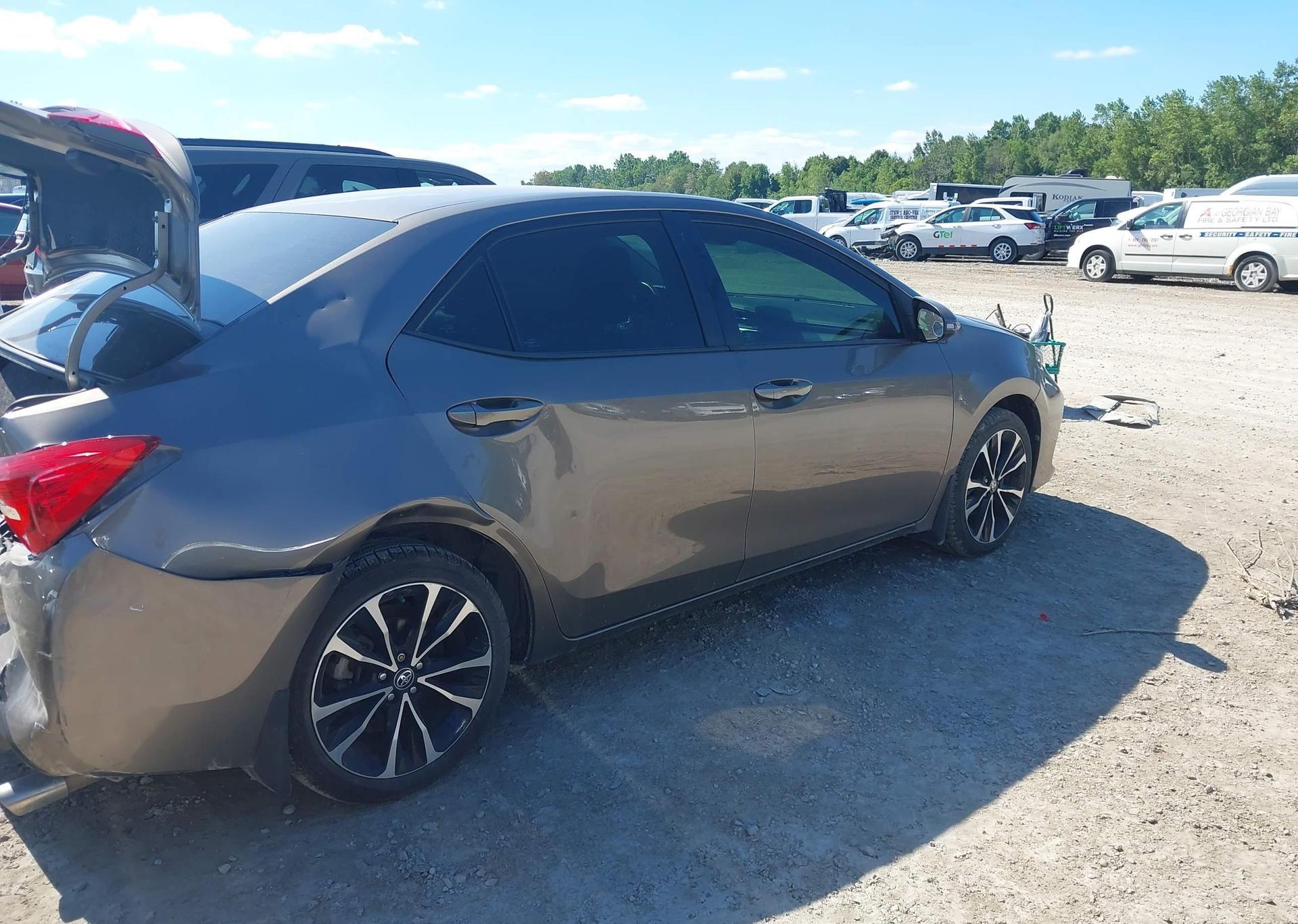 2018 TOYOTA COROLLA SE