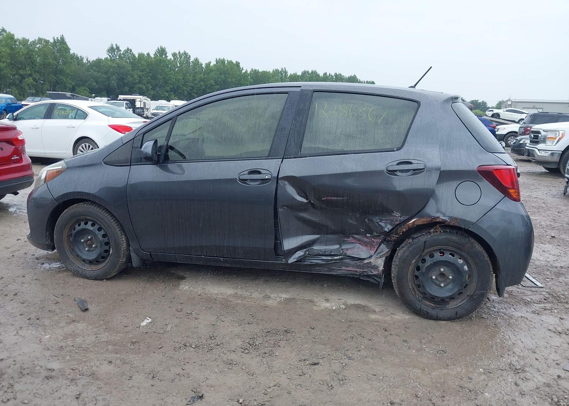 2016 TOYOTA YARIS L