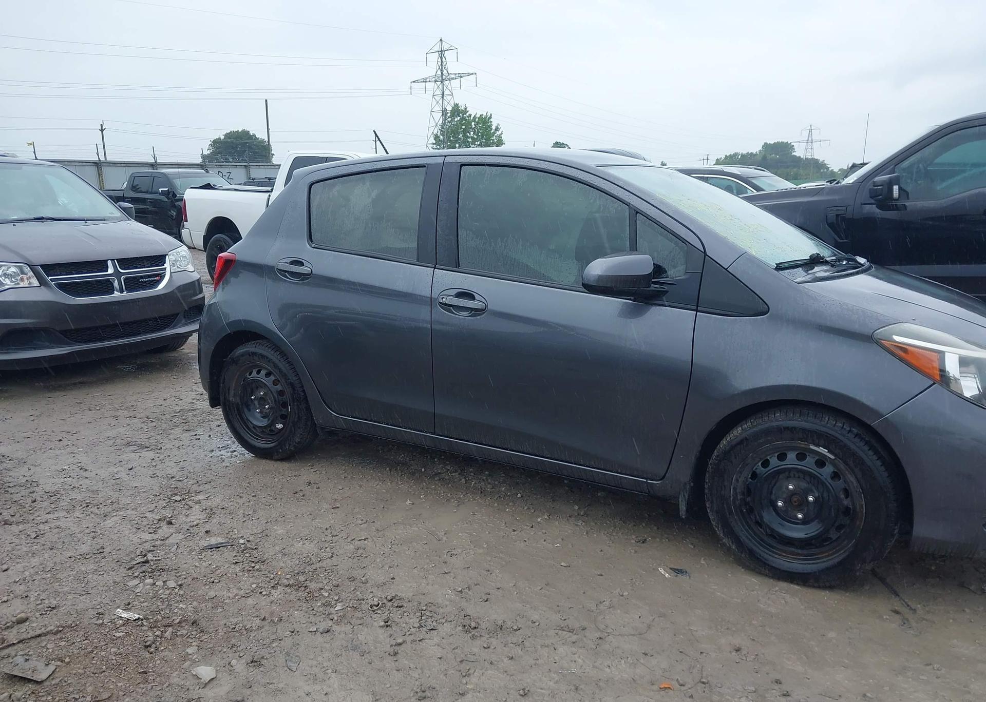 2016 TOYOTA YARIS L