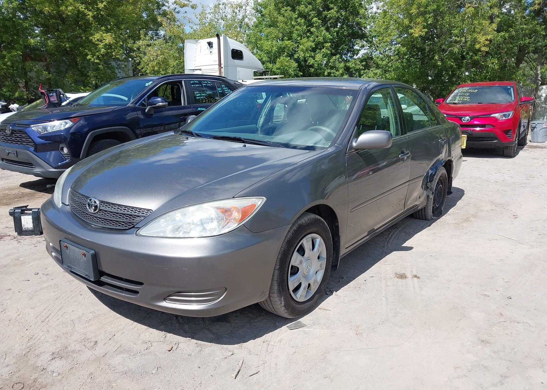 2004 TOYOTA CAMRY LE