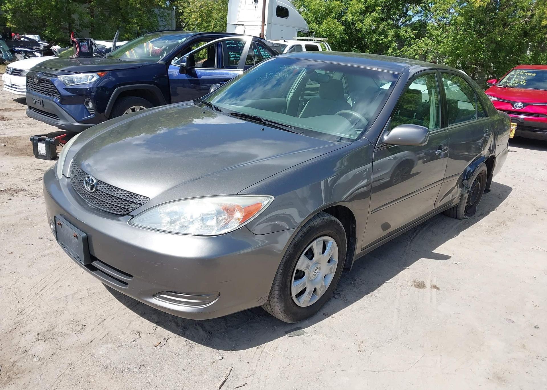 2004 TOYOTA CAMRY LE