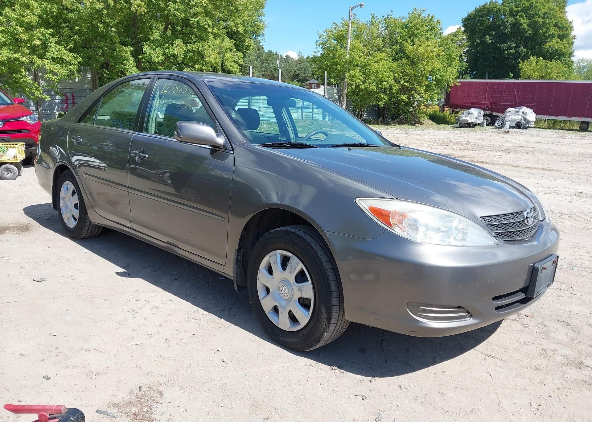 2004 TOYOTA CAMRY LE