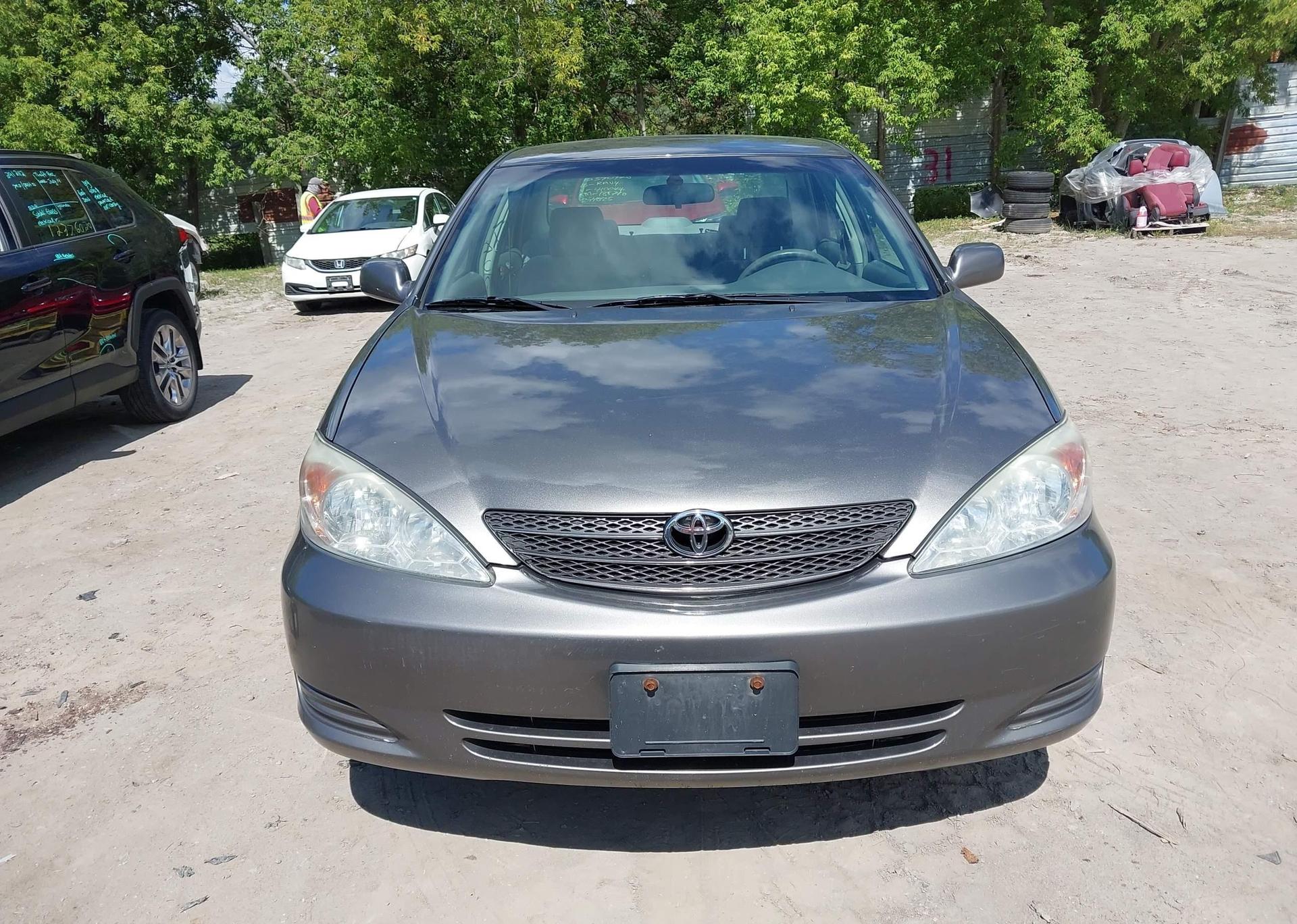 2004 TOYOTA CAMRY LE