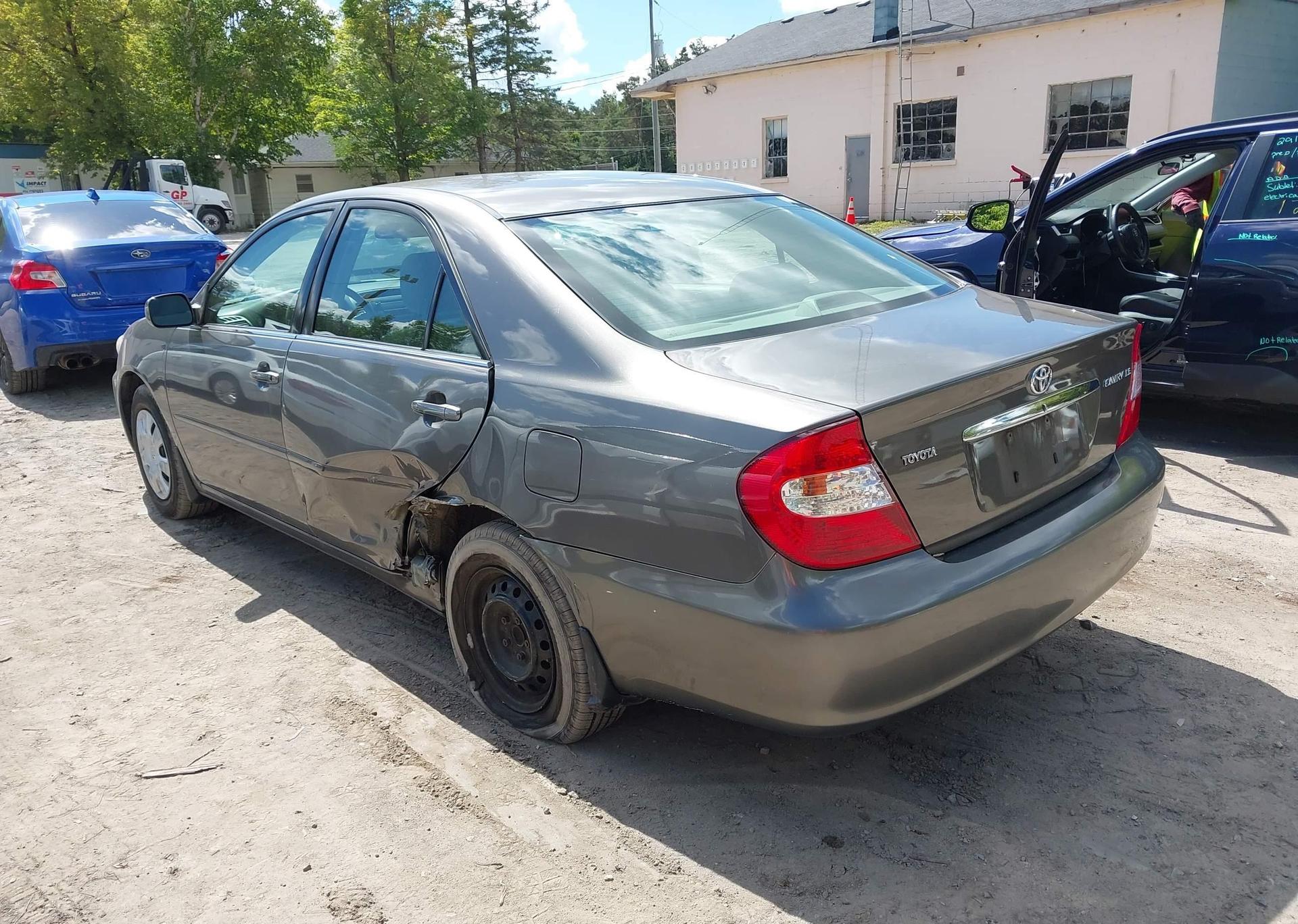 2004 TOYOTA CAMRY LE
