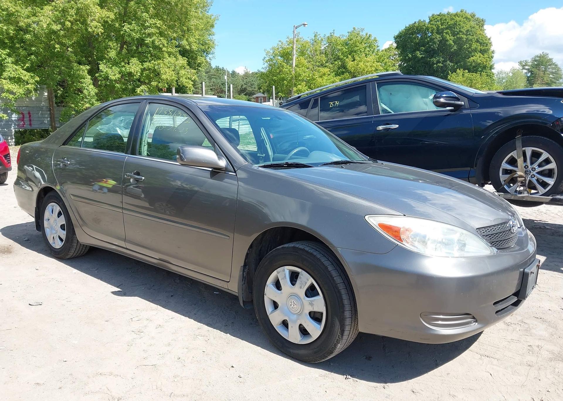 2004 TOYOTA CAMRY LE