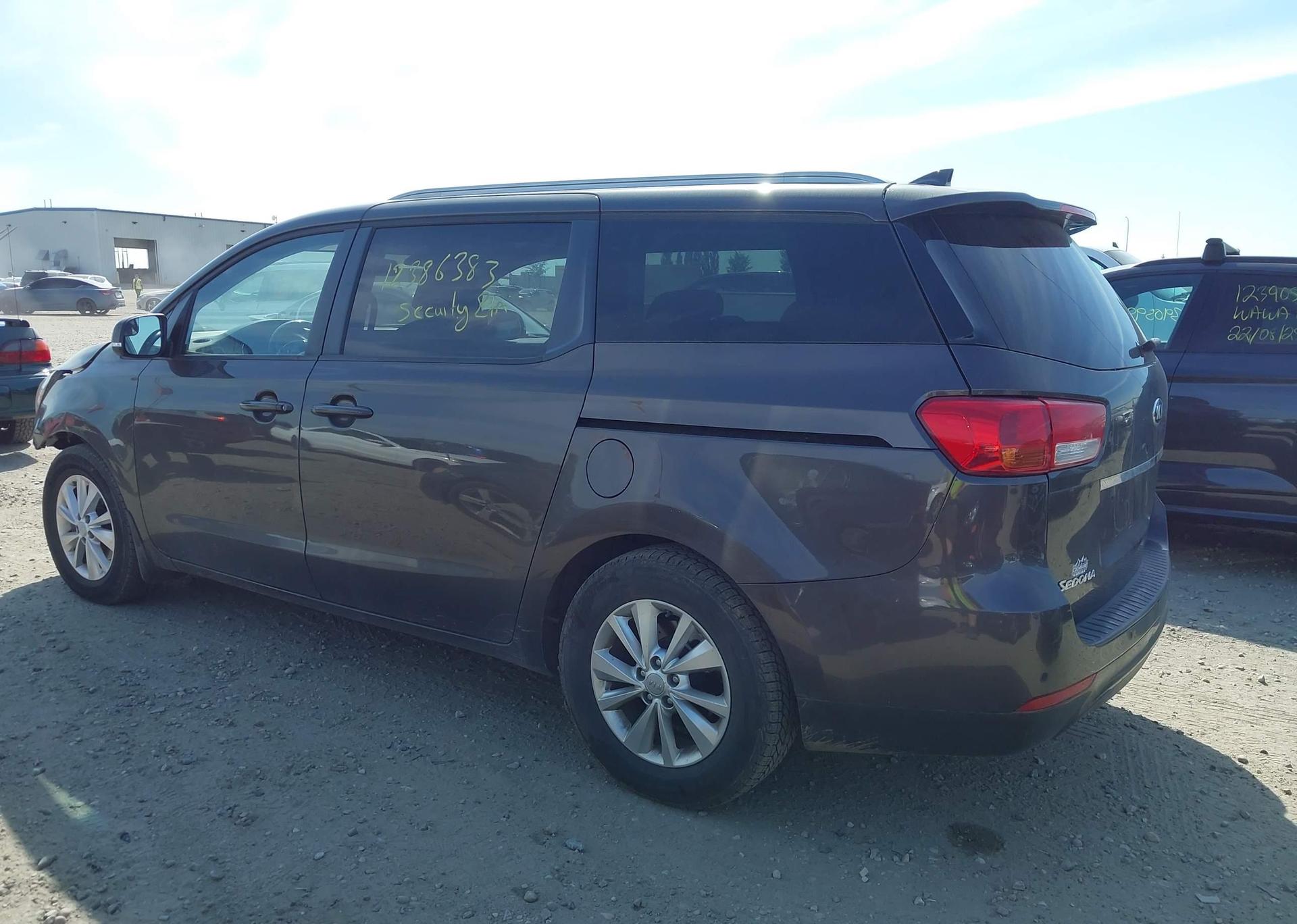2016 KIA SEDONA LX