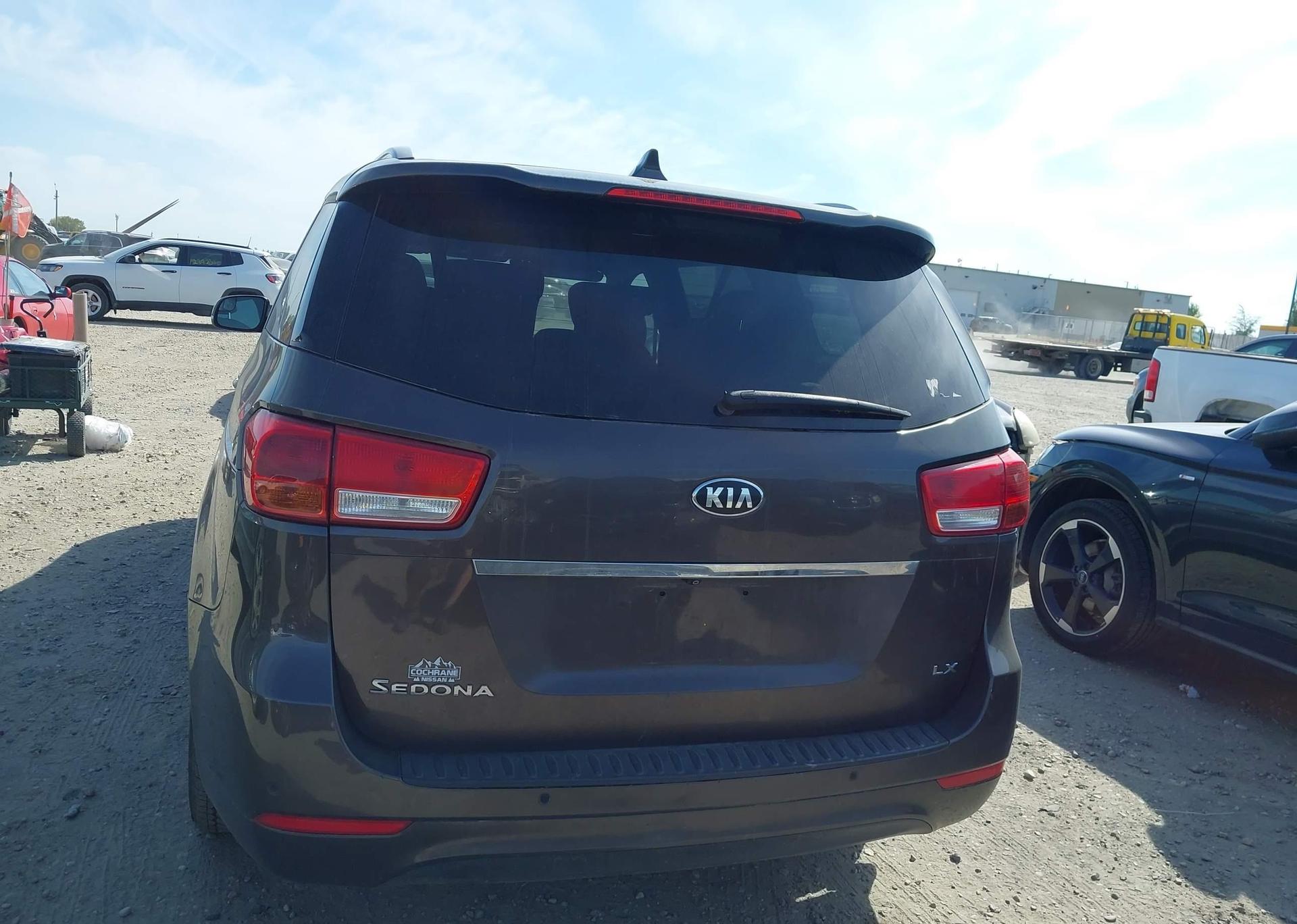 2016 KIA SEDONA LX