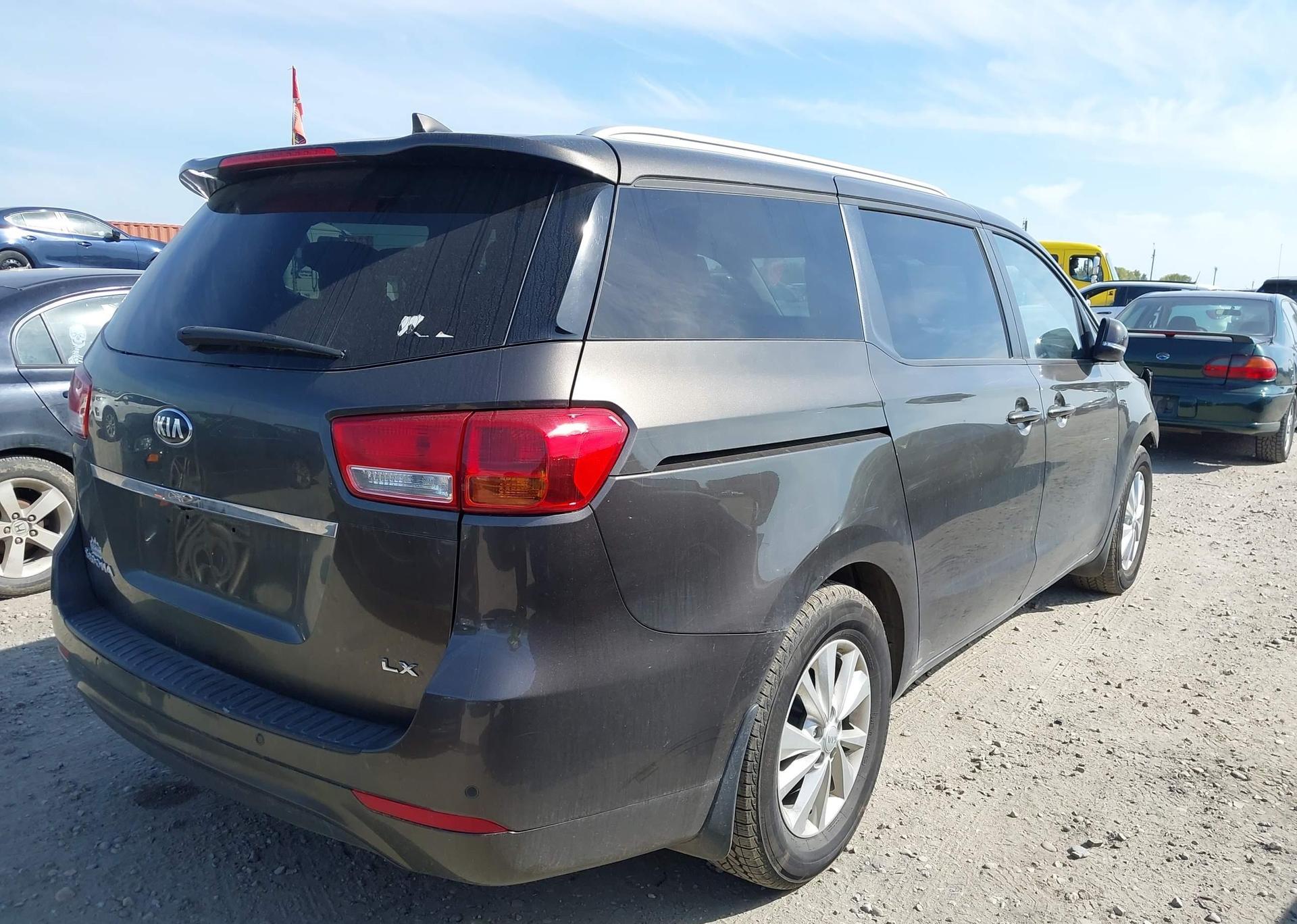 2016 KIA SEDONA LX