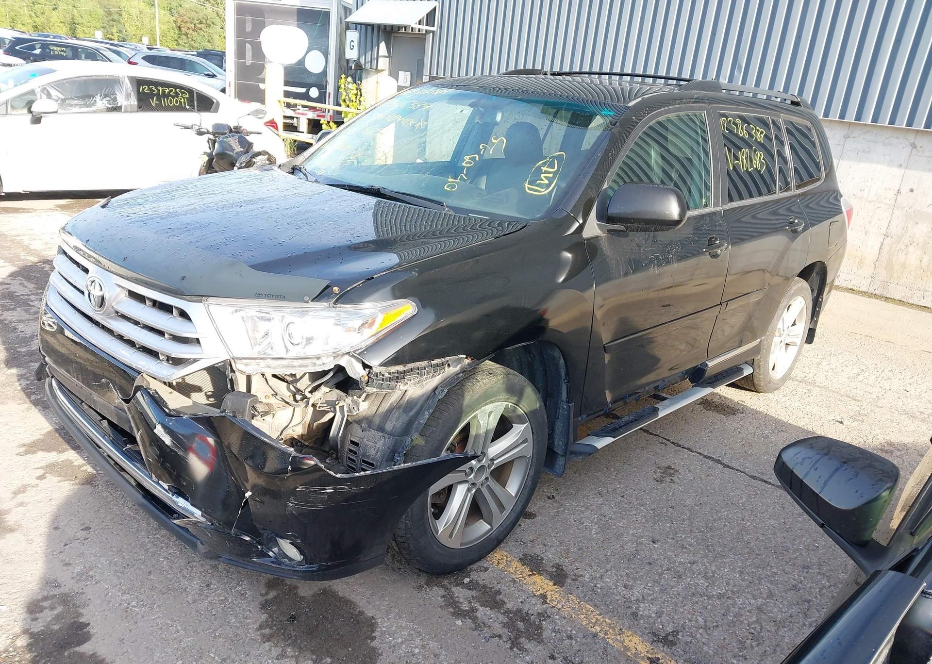 2013 TOYOTA HIGHLANDER PLUS
