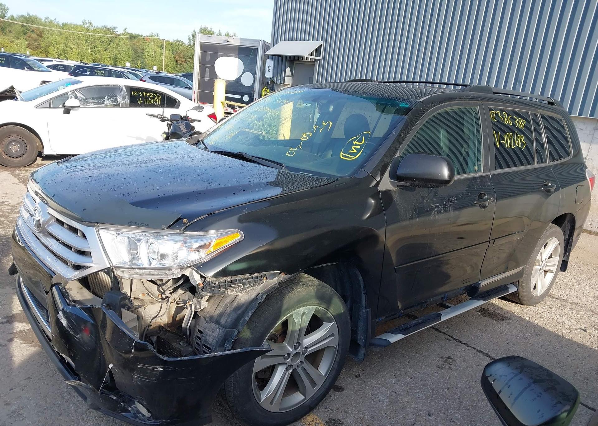 2013 TOYOTA HIGHLANDER PLUS