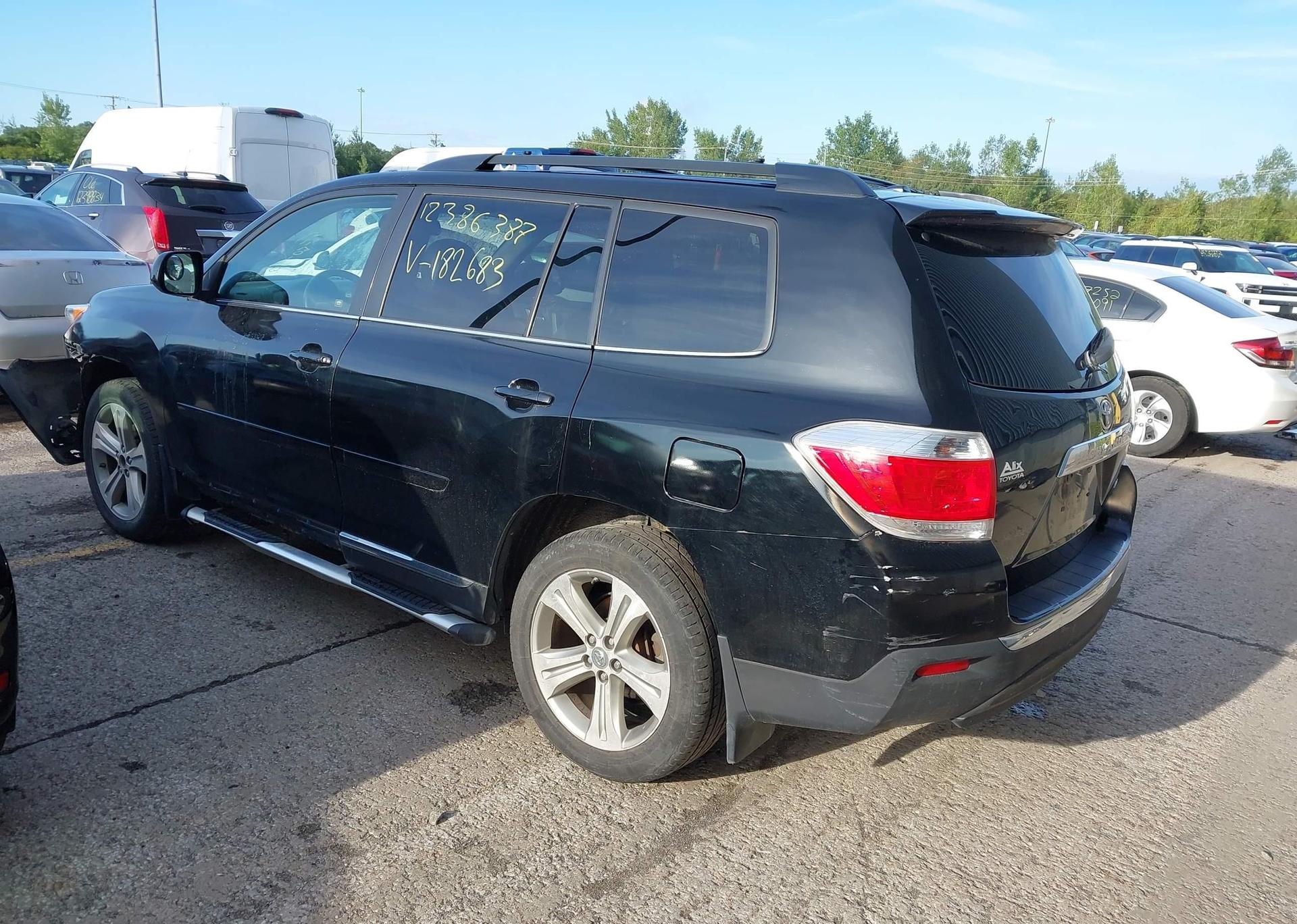 2013 TOYOTA HIGHLANDER PLUS