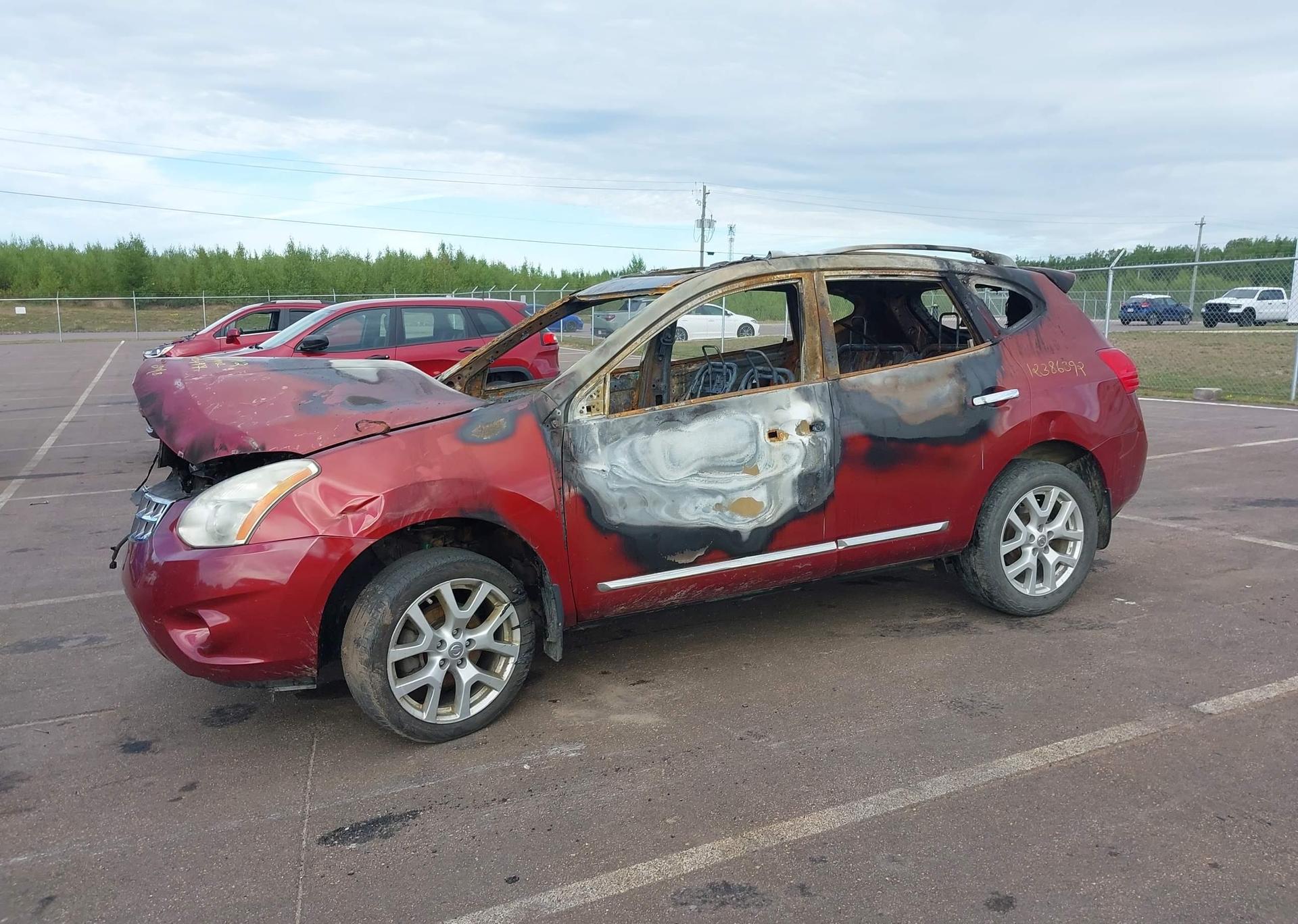 2013 NISSAN ROGUE S