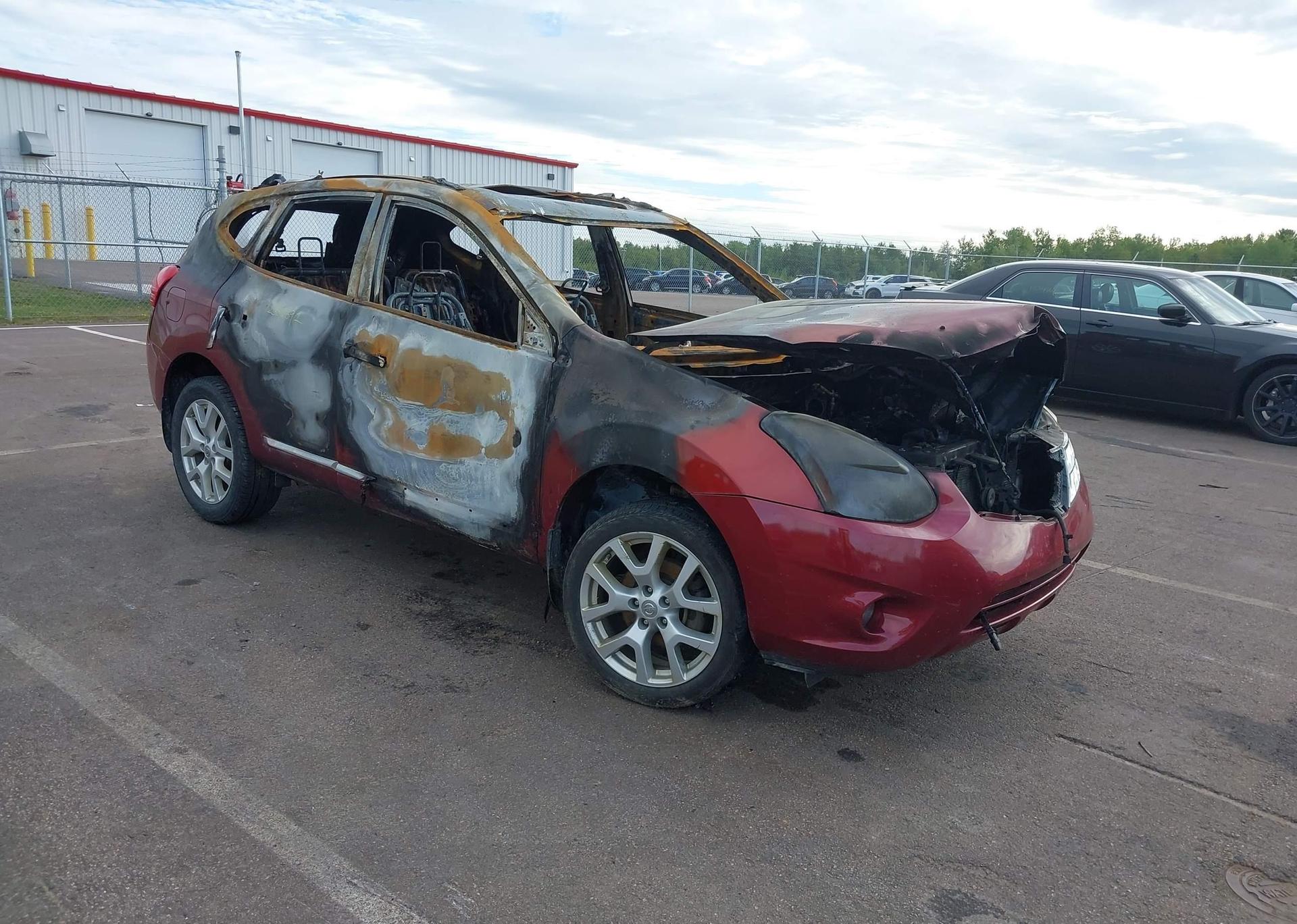 2013 NISSAN ROGUE S