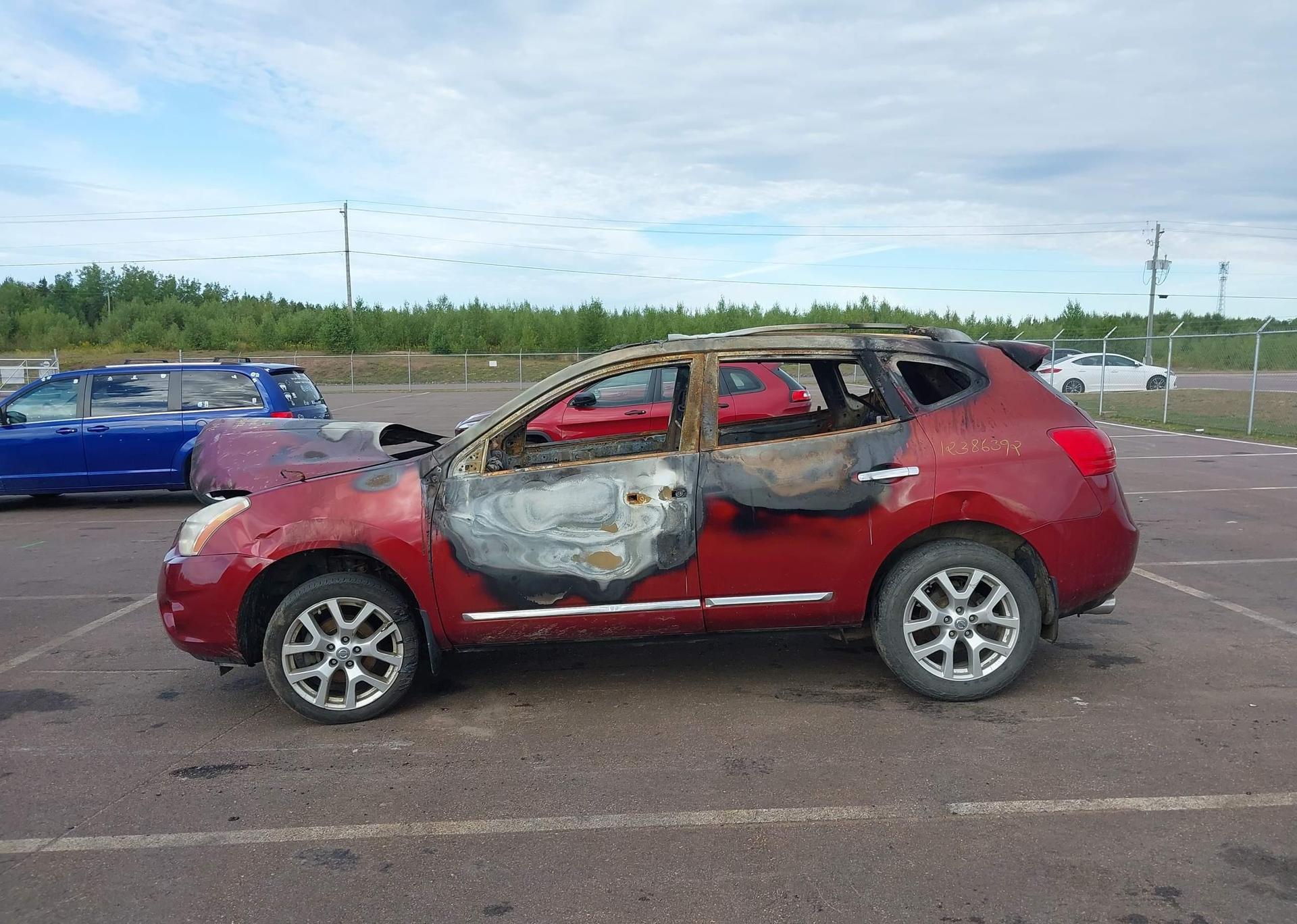 2013 NISSAN ROGUE S