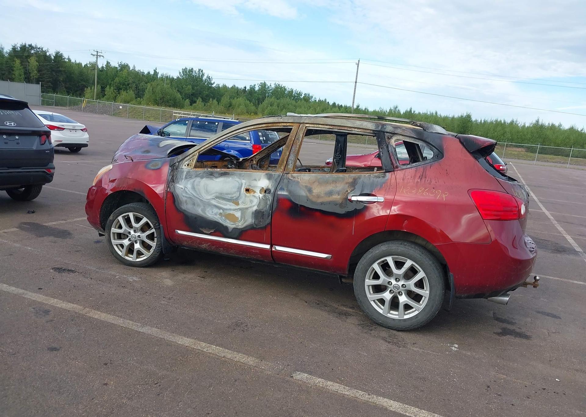 2013 NISSAN ROGUE S