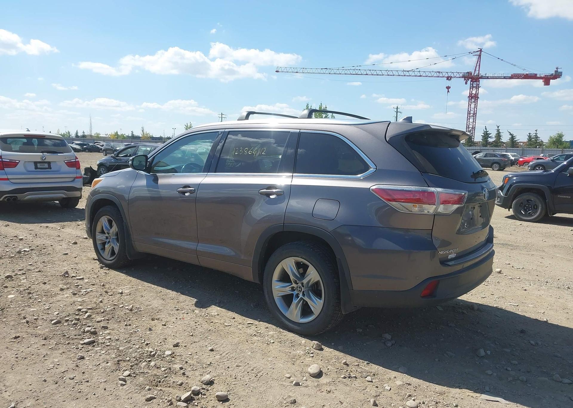 2016 TOYOTA HIGHLANDER LIMITED