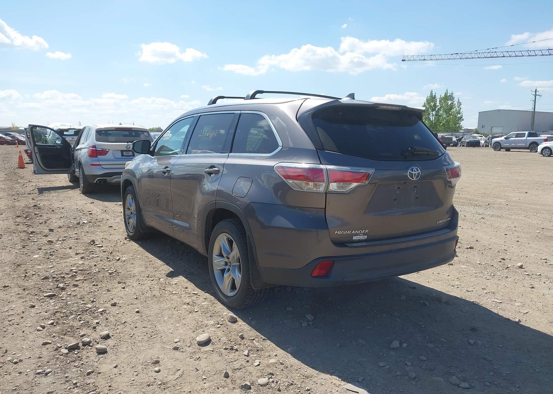 2016 TOYOTA HIGHLANDER LIMITED