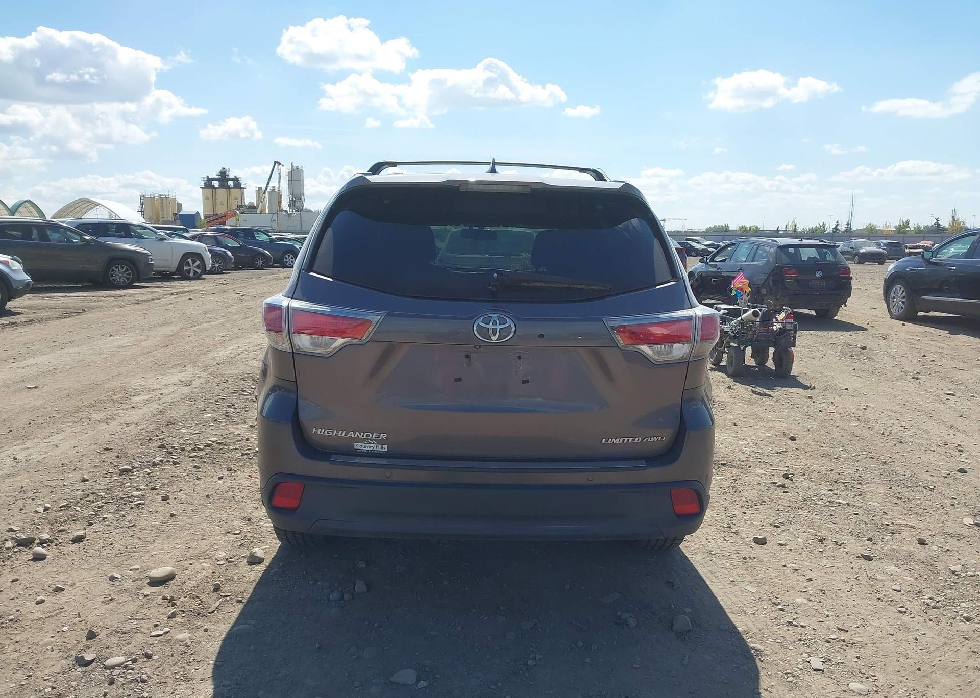 2016 TOYOTA HIGHLANDER LIMITED