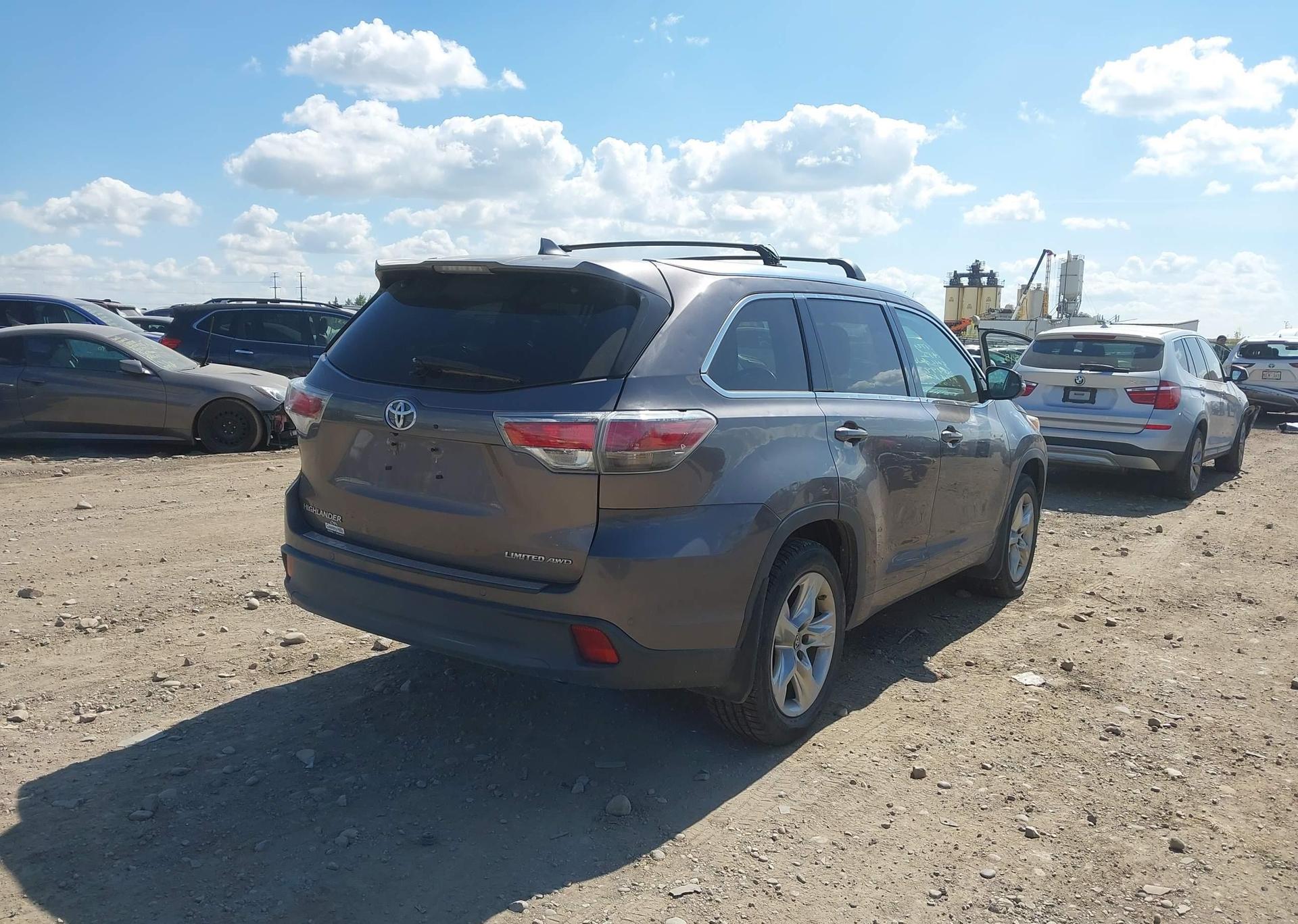 2016 TOYOTA HIGHLANDER LIMITED