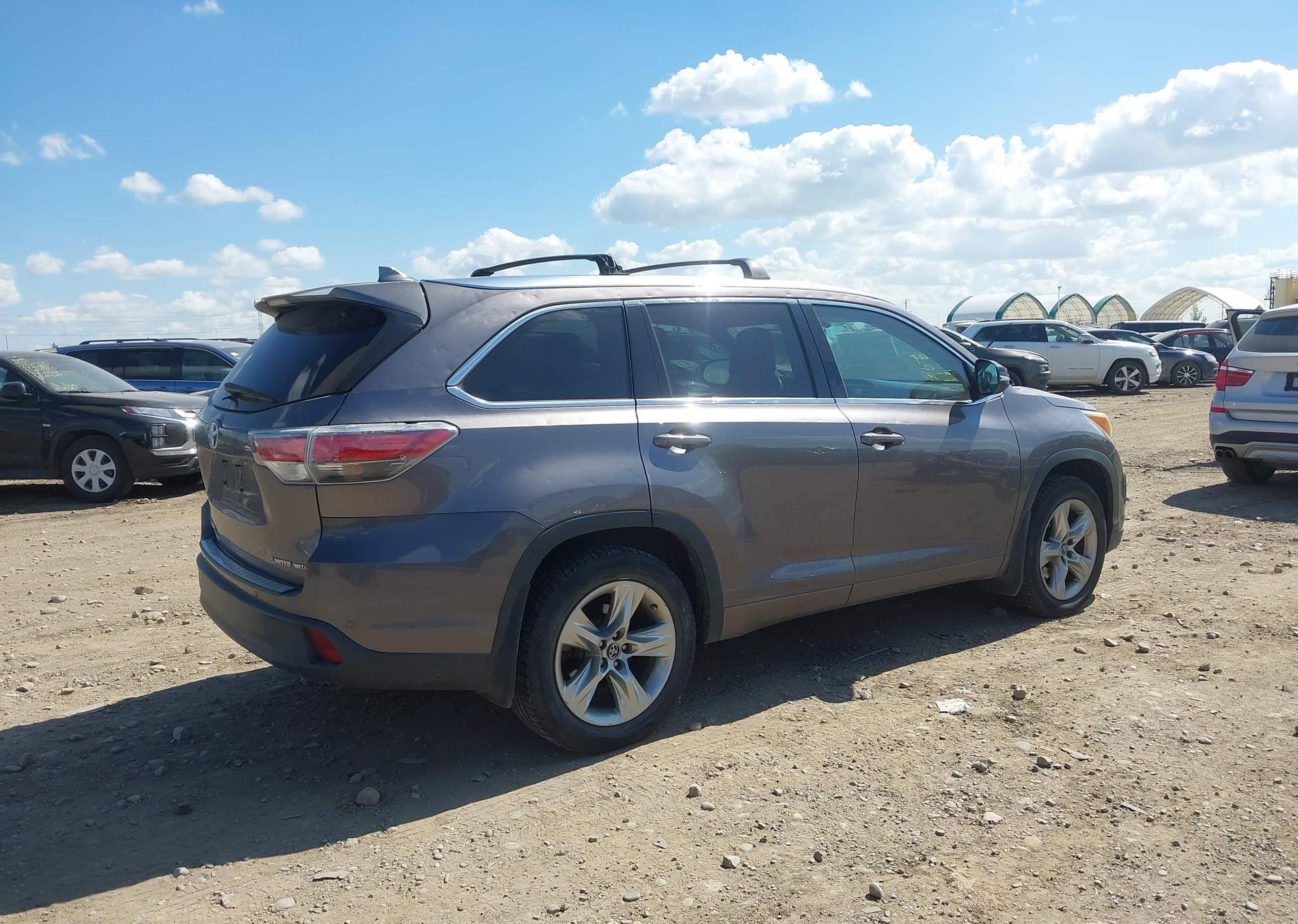 2016 TOYOTA HIGHLANDER LIMITED