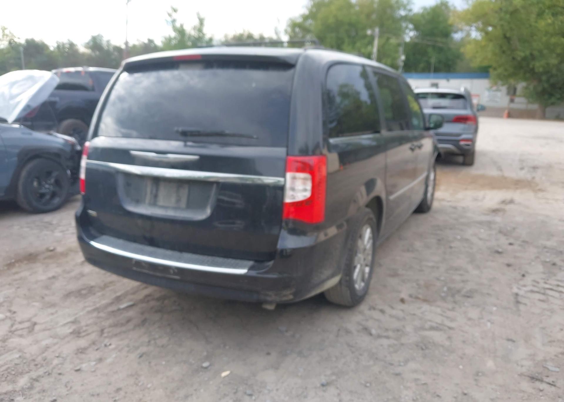 2015 CHRYSLER TOWN & COUNTRY TOURING