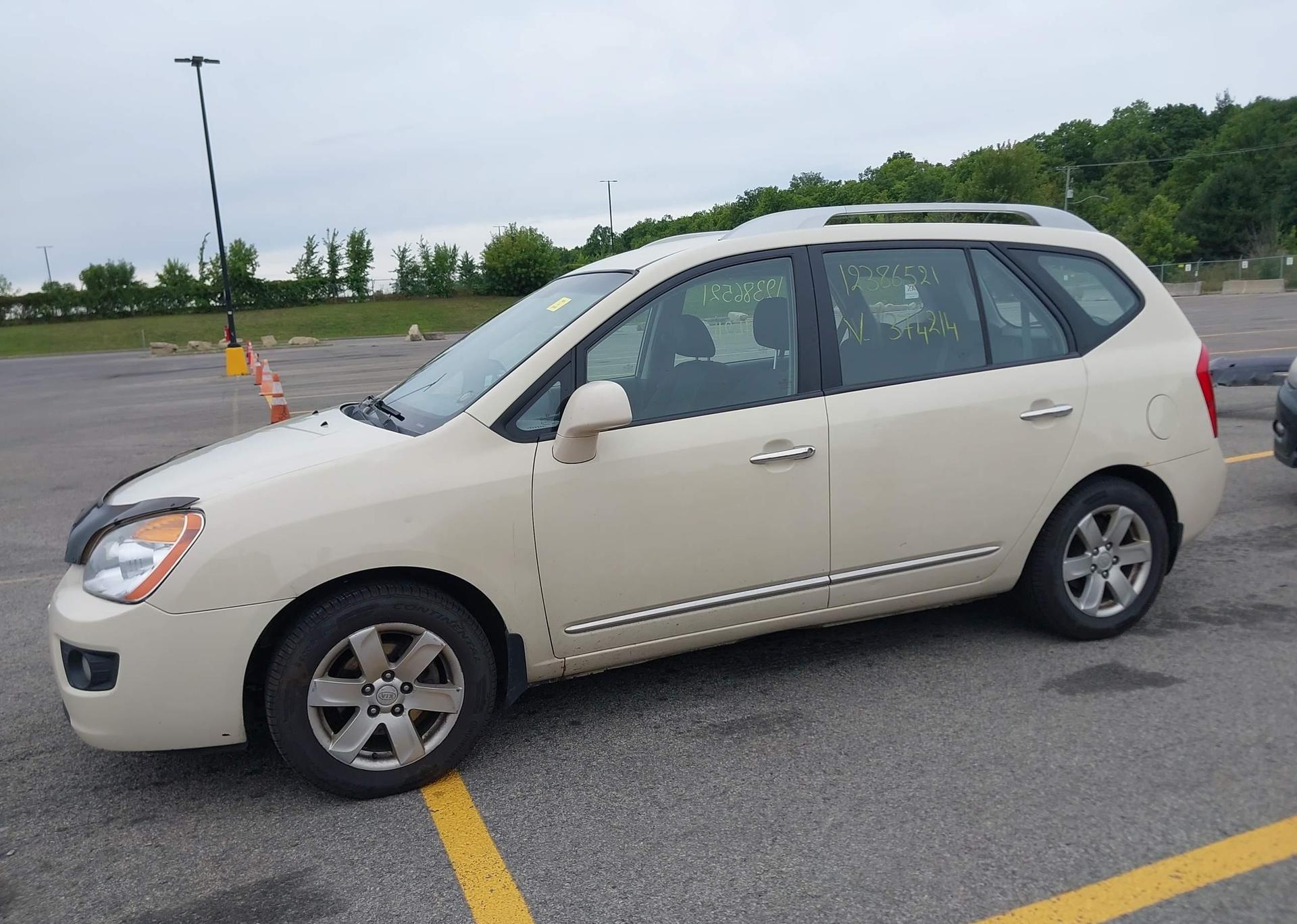 2012 KIA RONDO