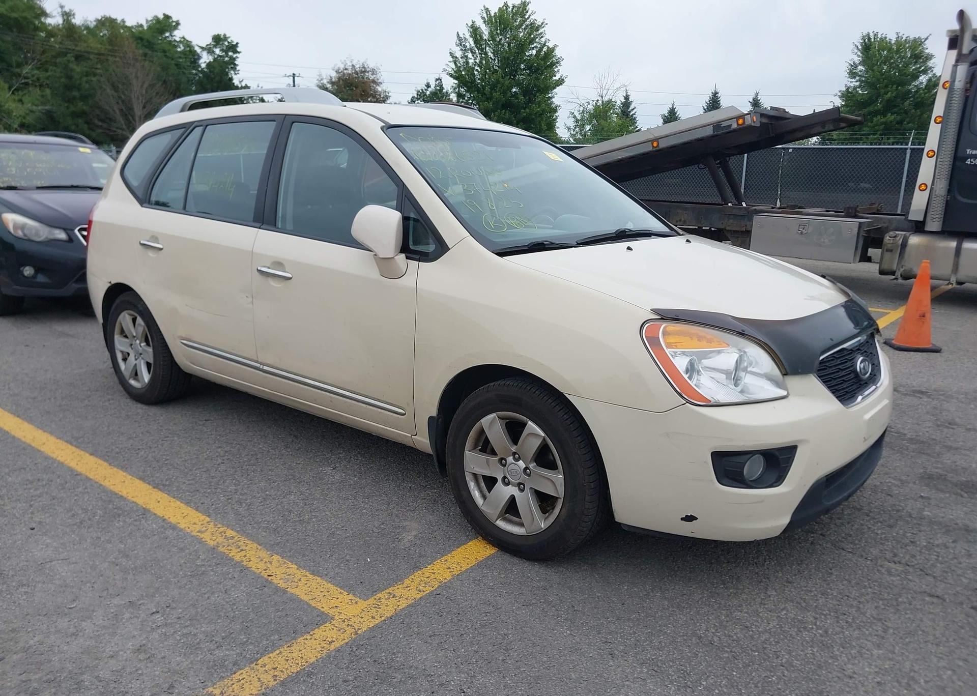 2012 KIA RONDO