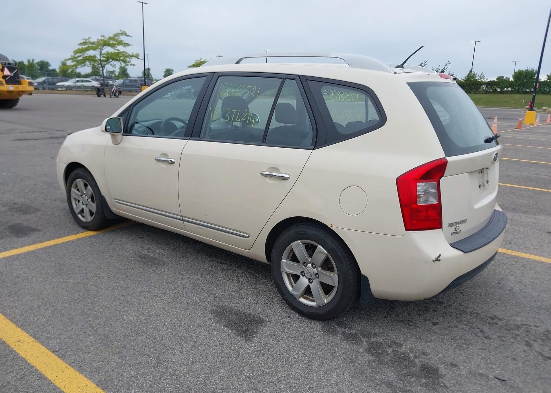 2012 KIA RONDO