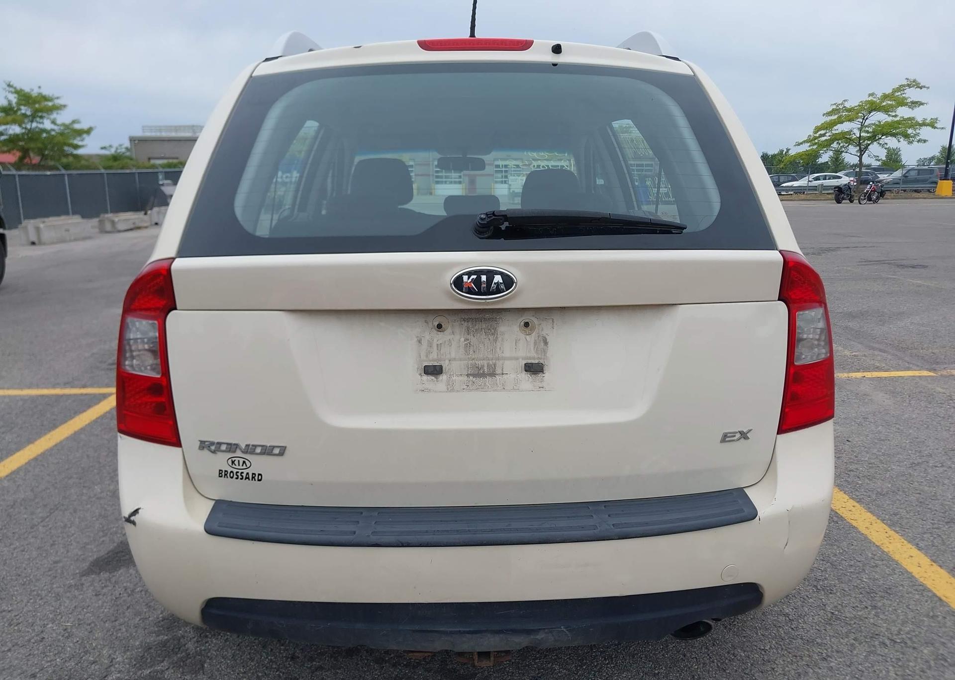 2012 KIA RONDO