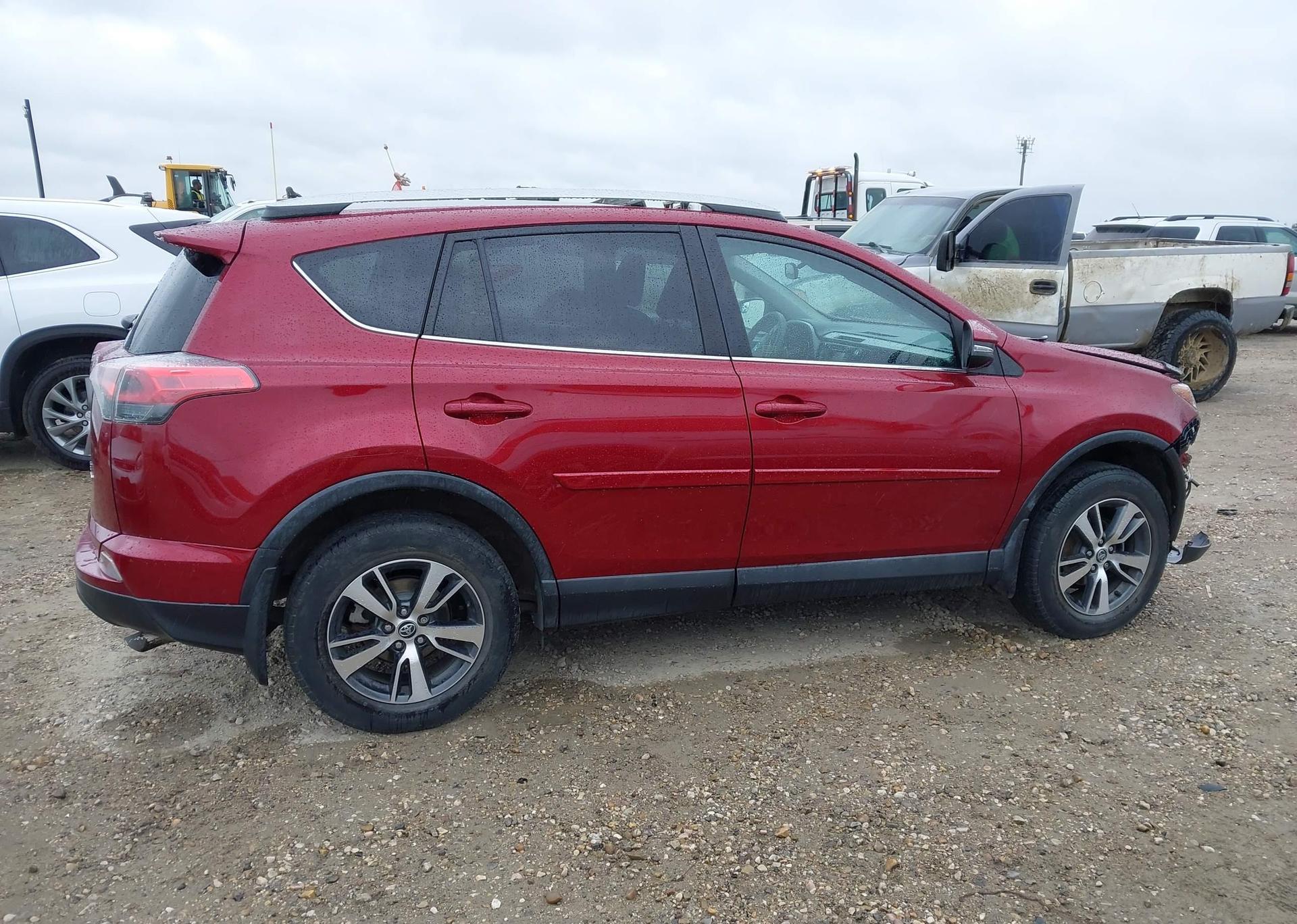 2018 TOYOTA RAV4 LE
