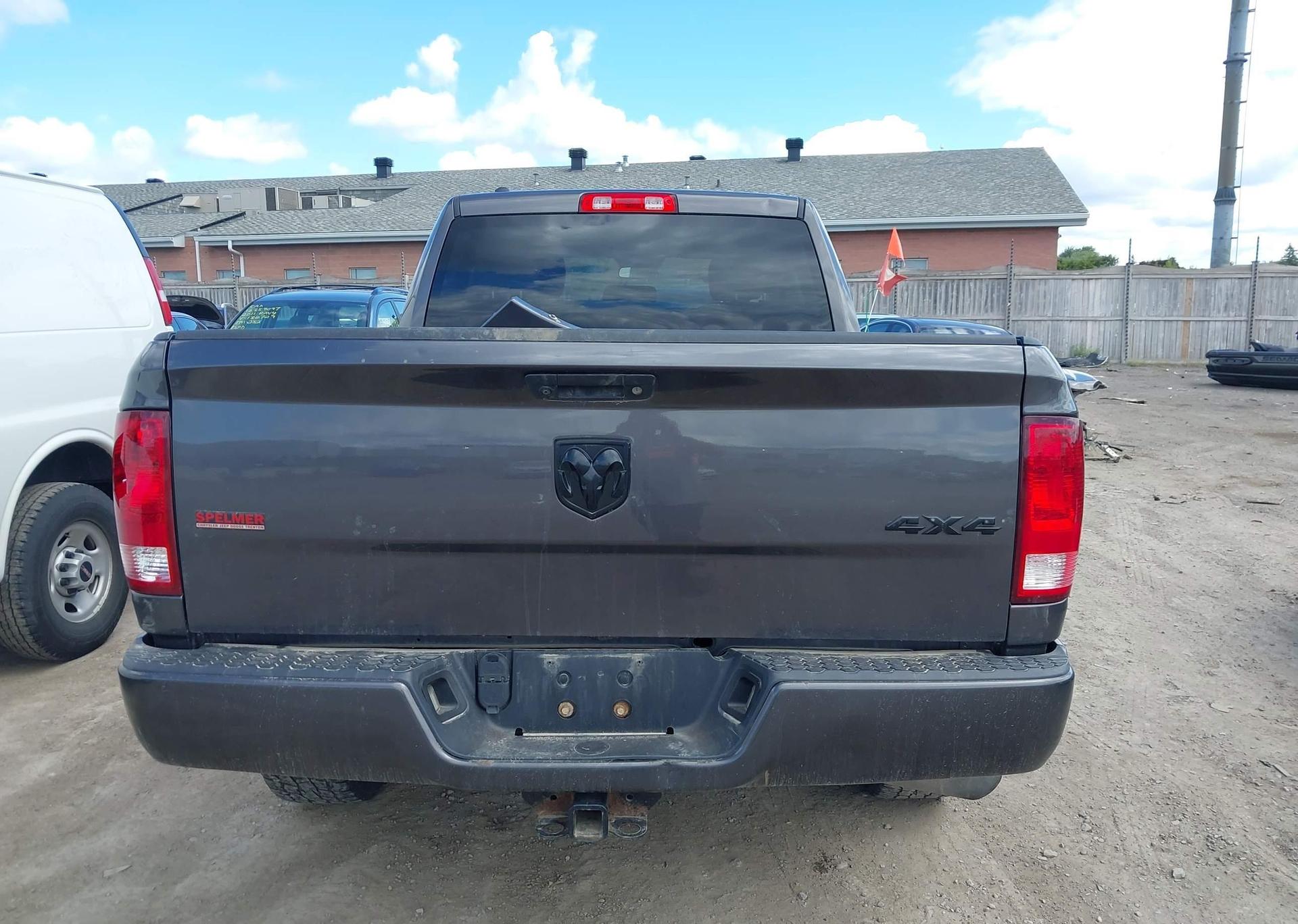 2018 RAM 1500 ST