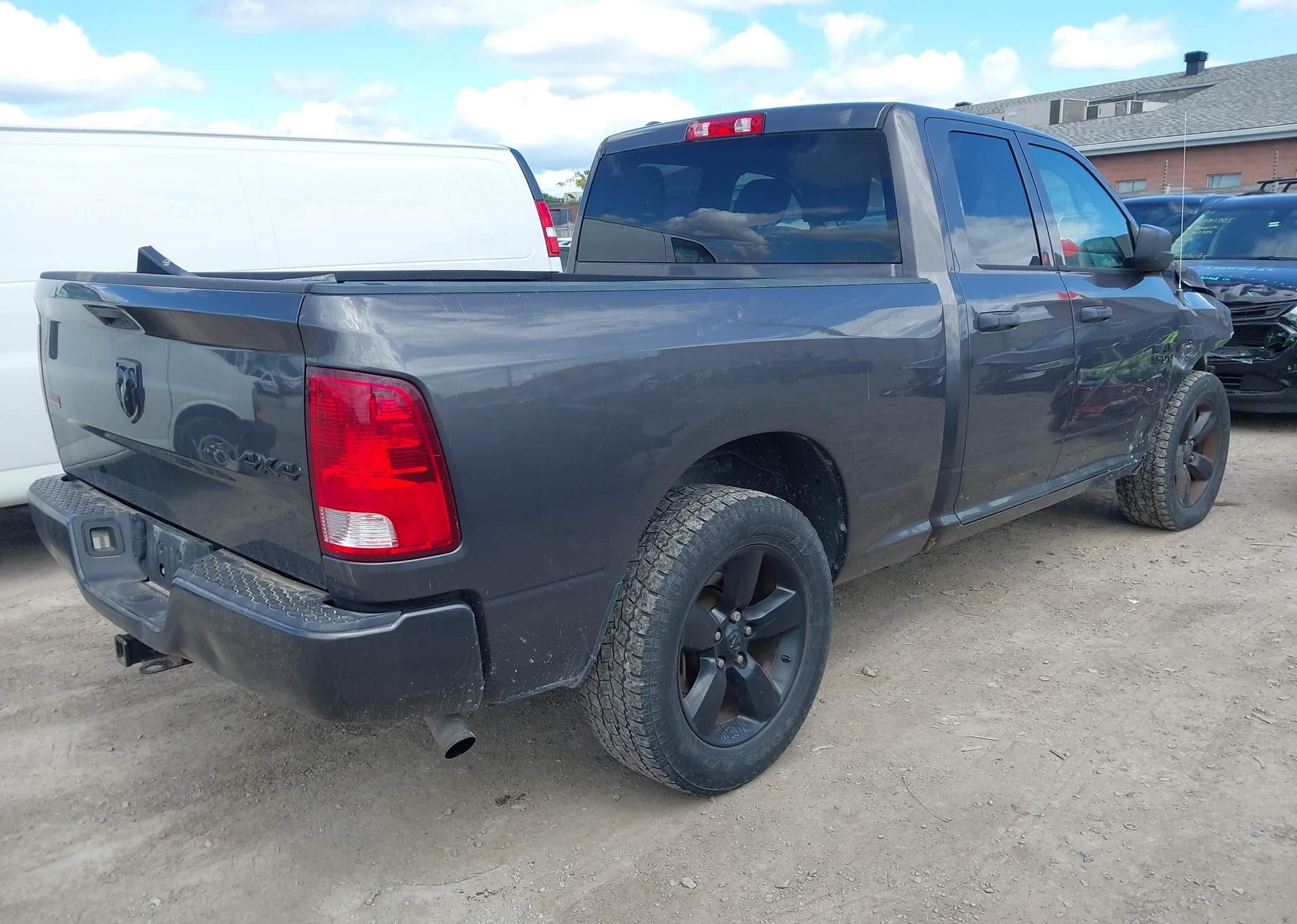 2018 RAM 1500 ST