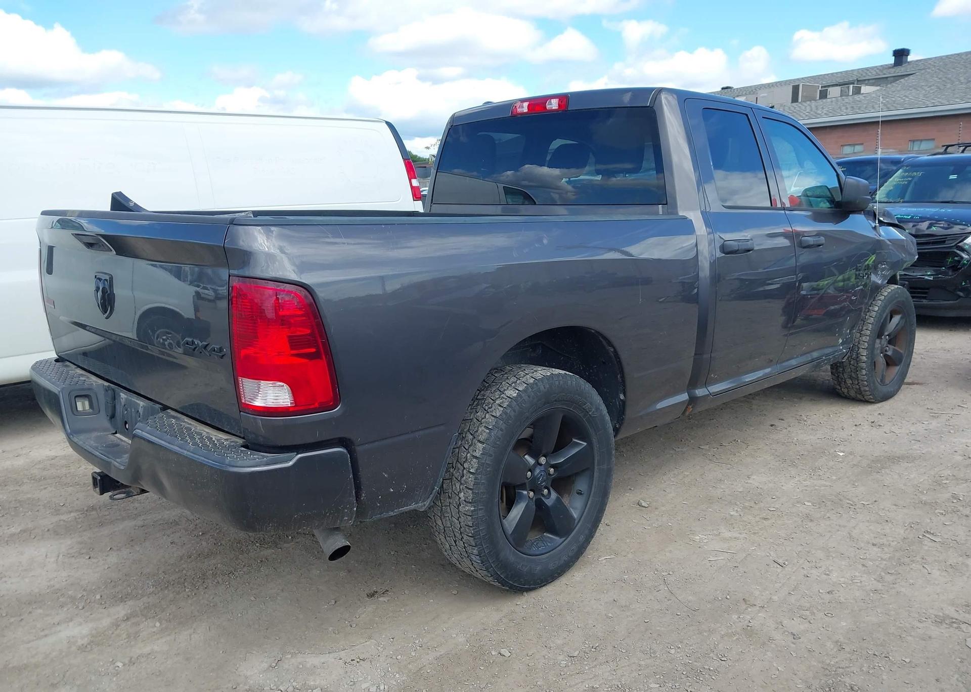 2018 RAM 1500 ST