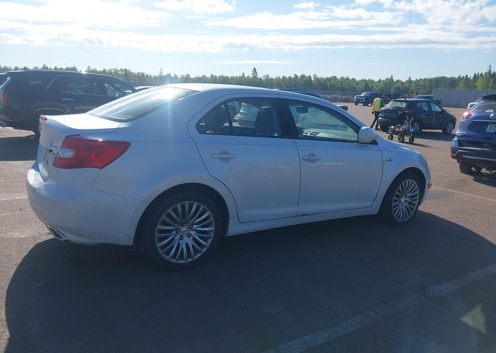 2013 SUZUKI KIZASHI SX