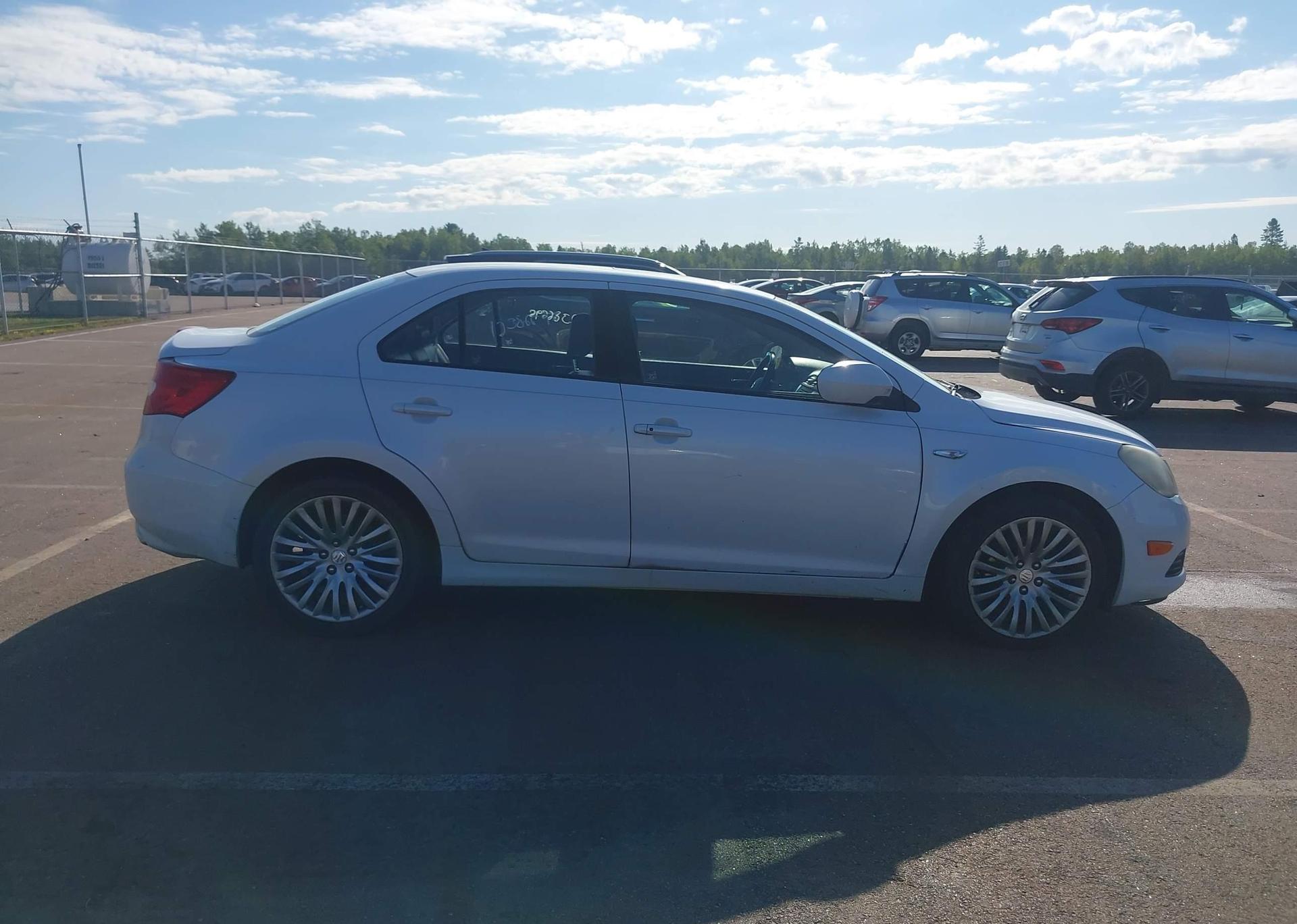 2013 SUZUKI KIZASHI SX