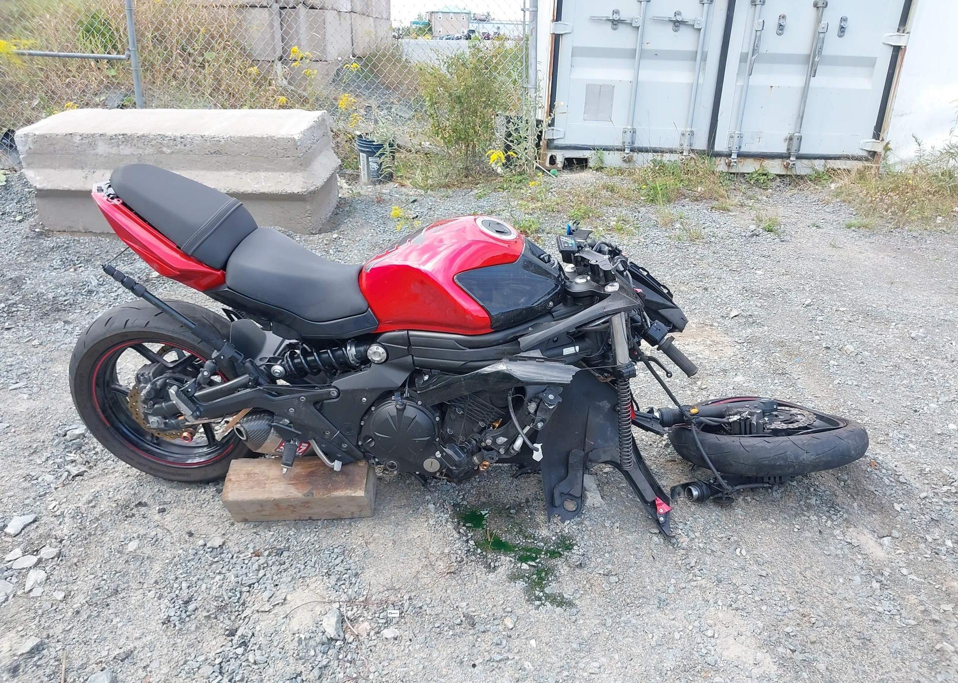 2016 KAWASAKI EX650 F