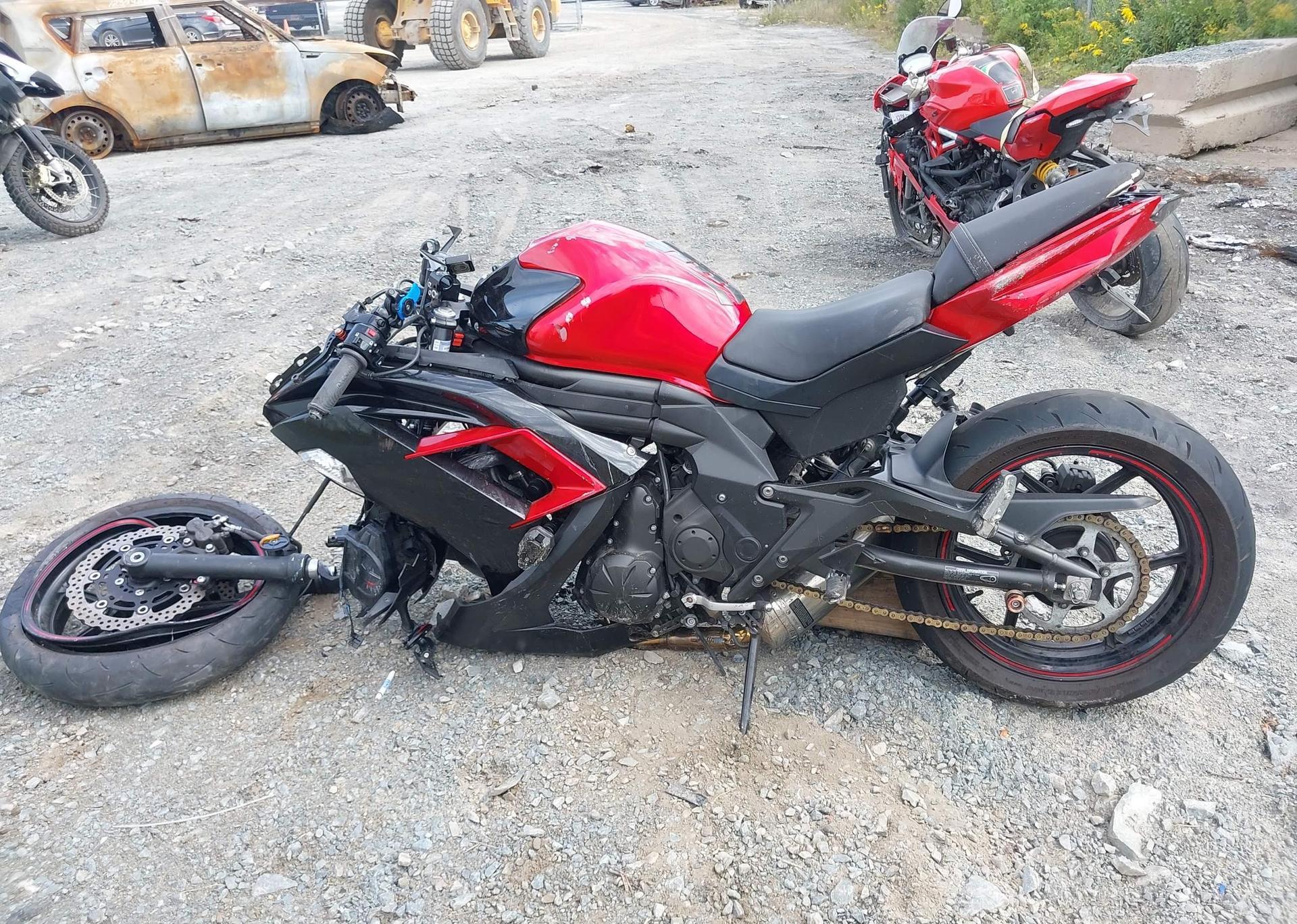 2016 KAWASAKI EX650 F