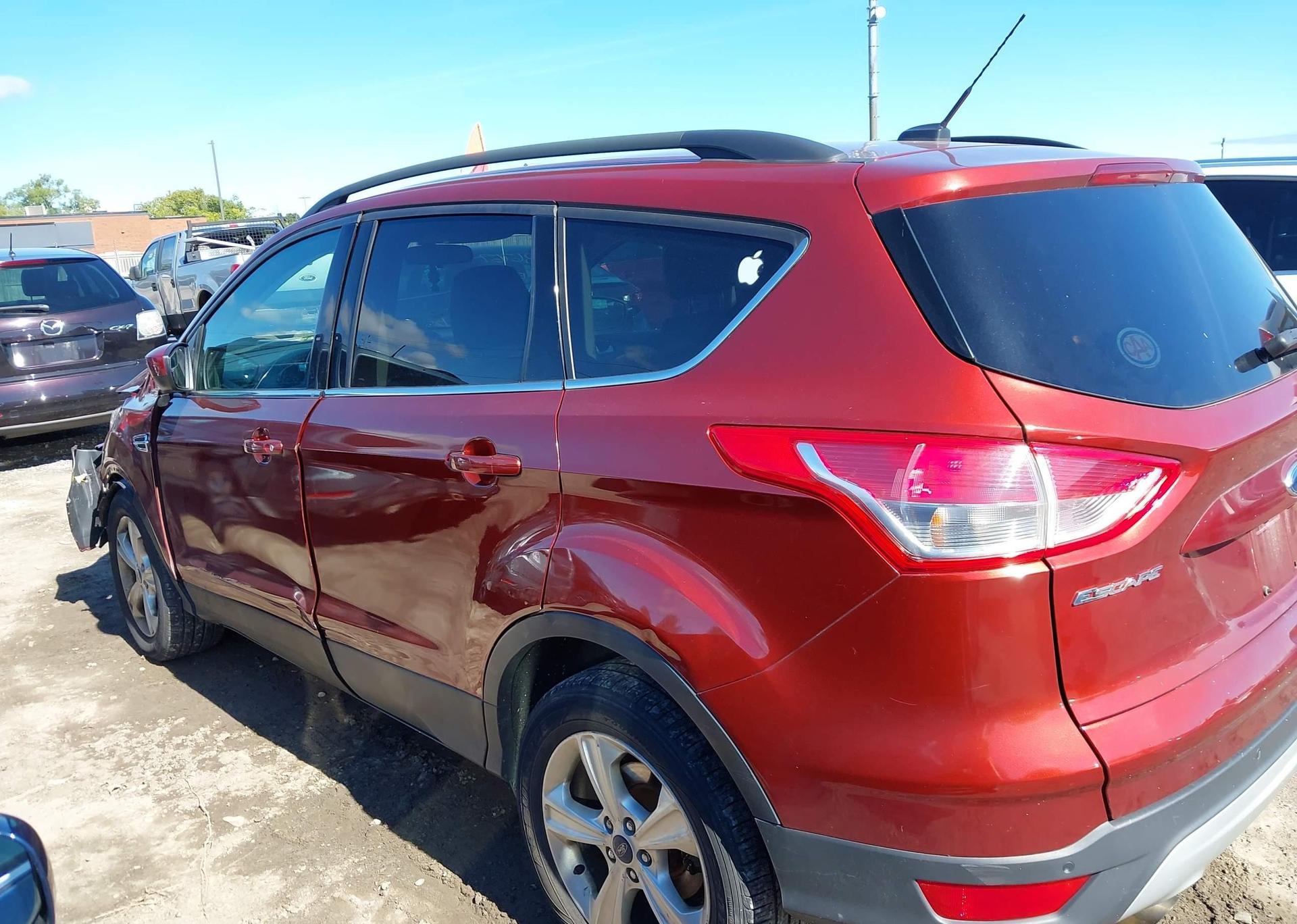 2015 FORD ESCAPE SE