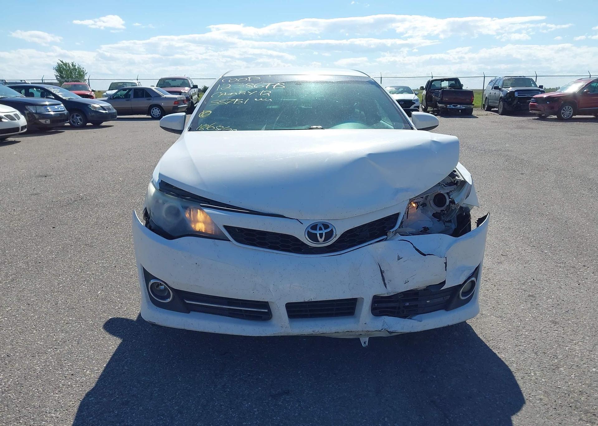 2012 TOYOTA CAMRY SE