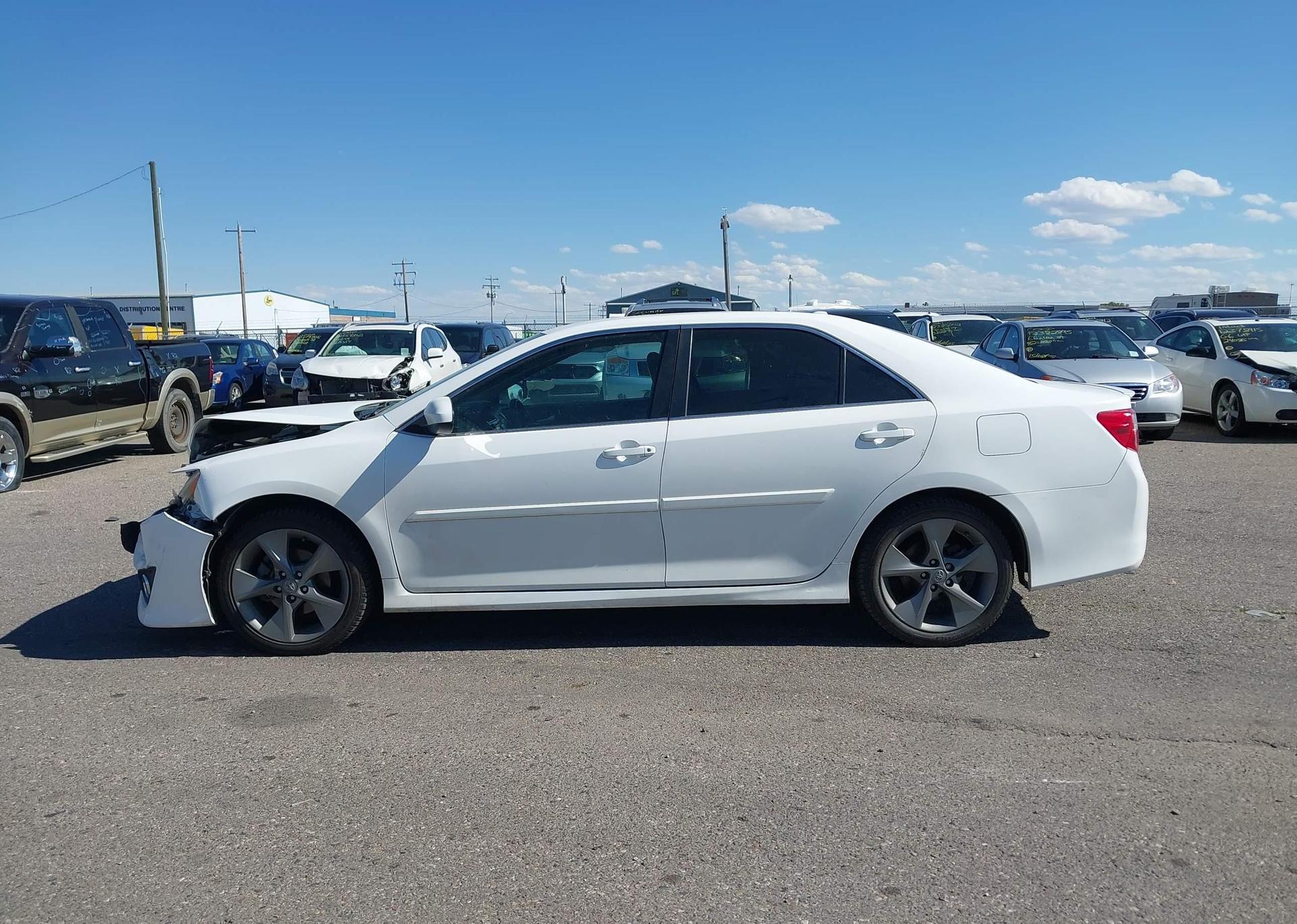 2012 TOYOTA CAMRY SE