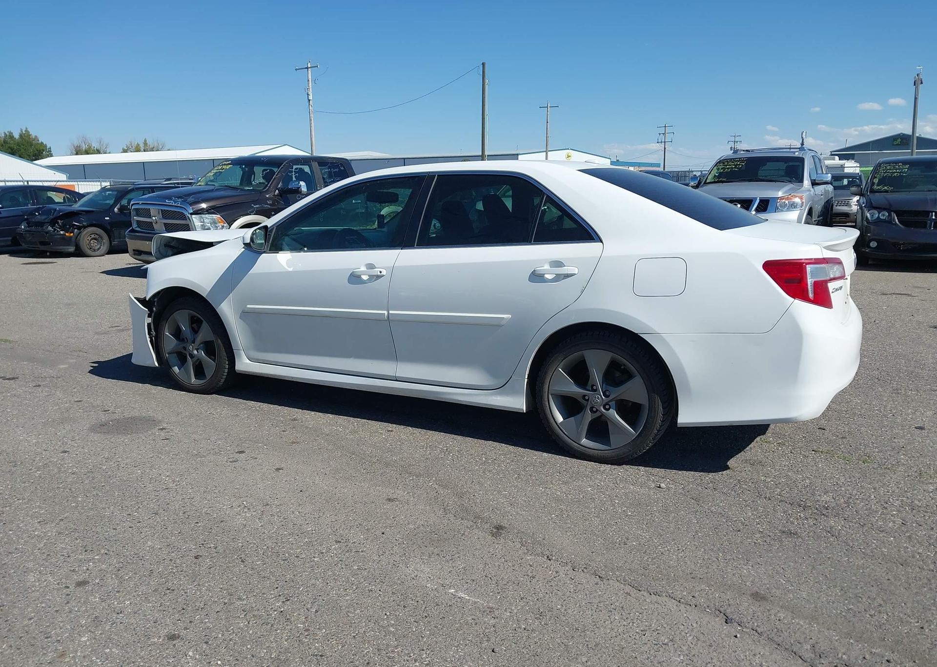 2012 TOYOTA CAMRY SE