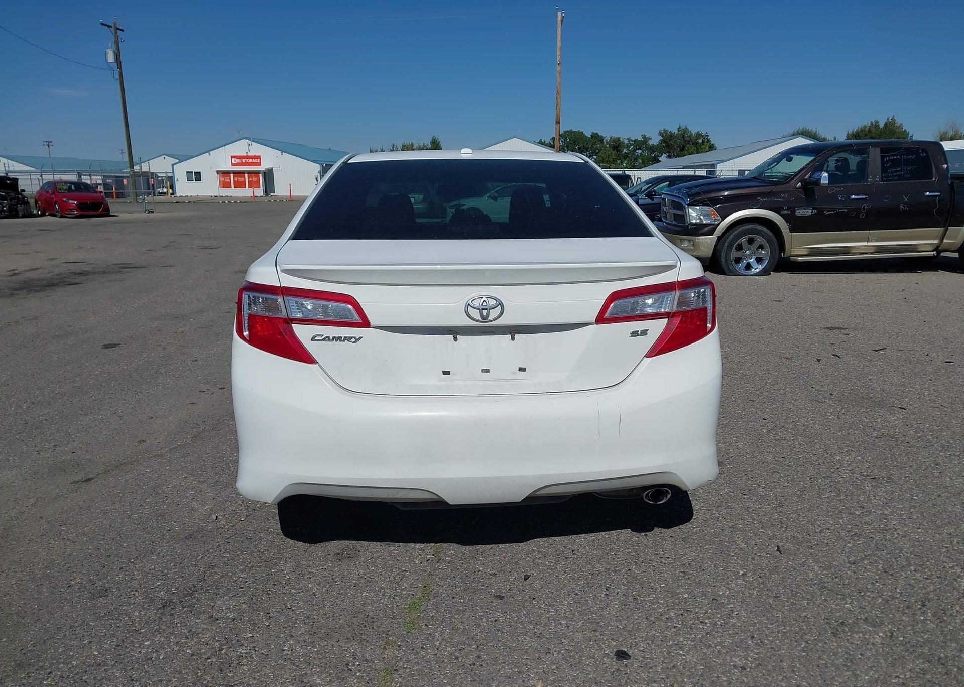 2012 TOYOTA CAMRY SE
