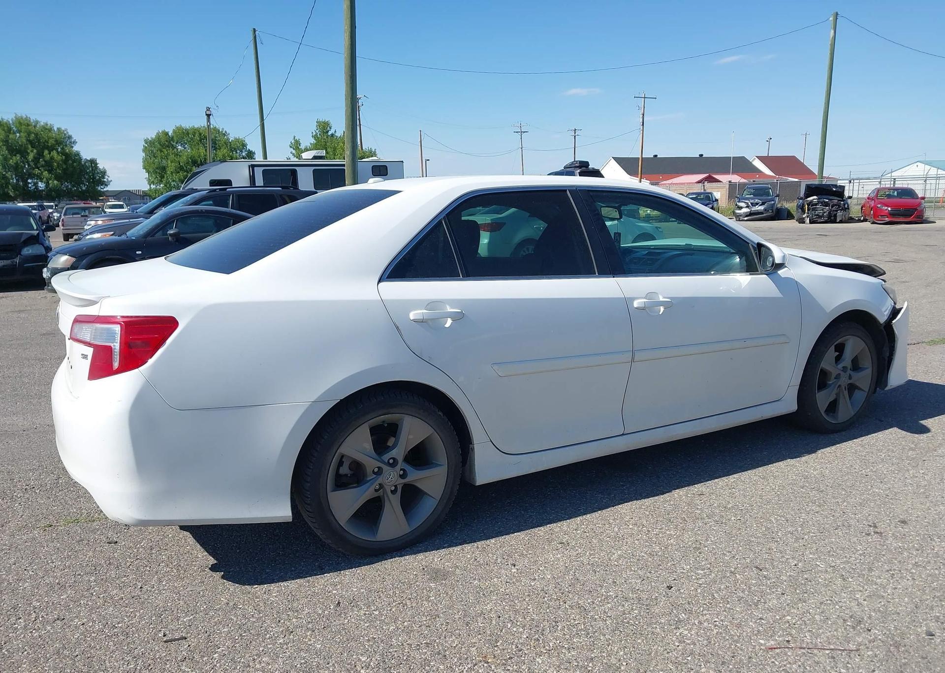 2012 TOYOTA CAMRY SE