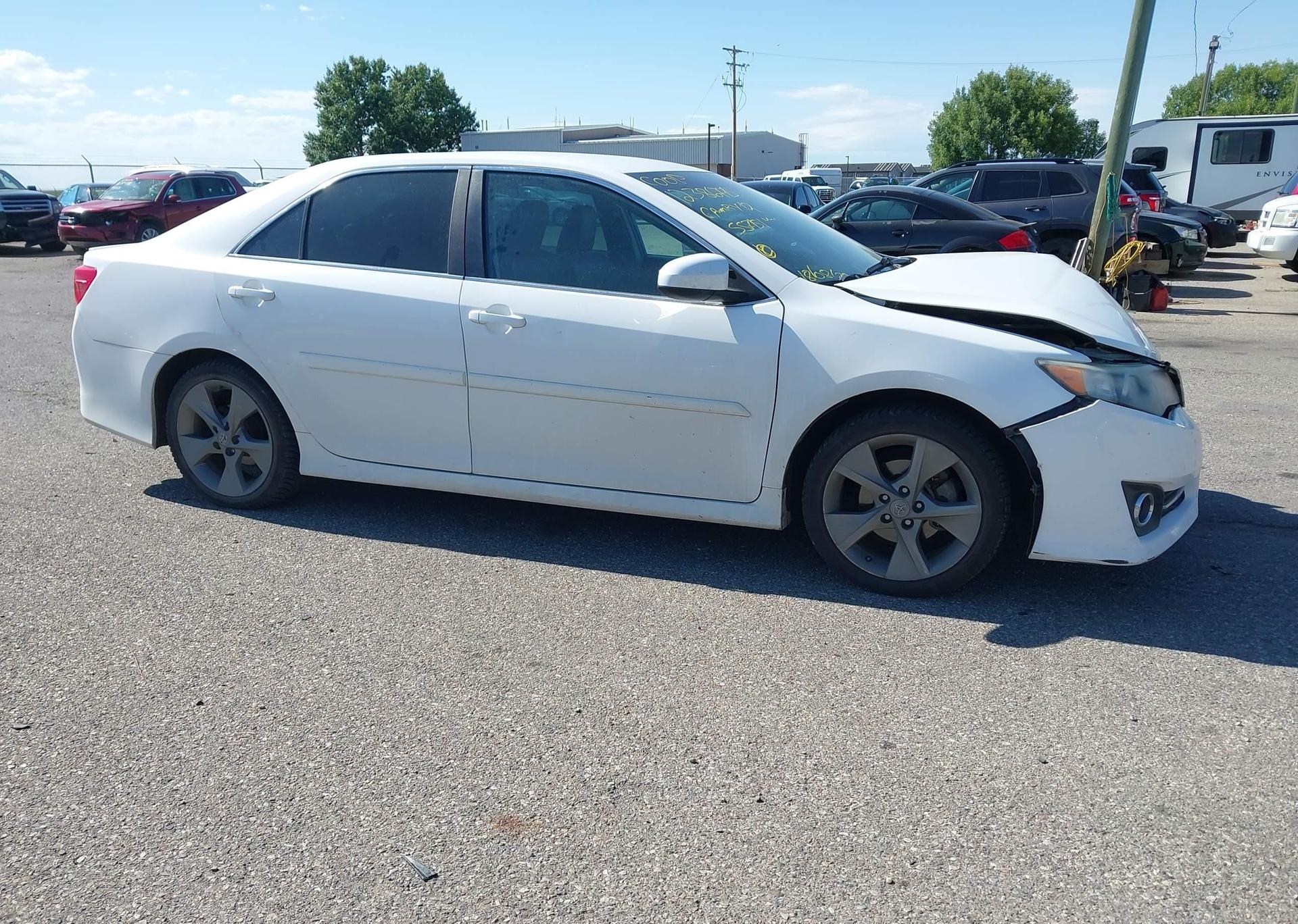 2012 TOYOTA CAMRY SE